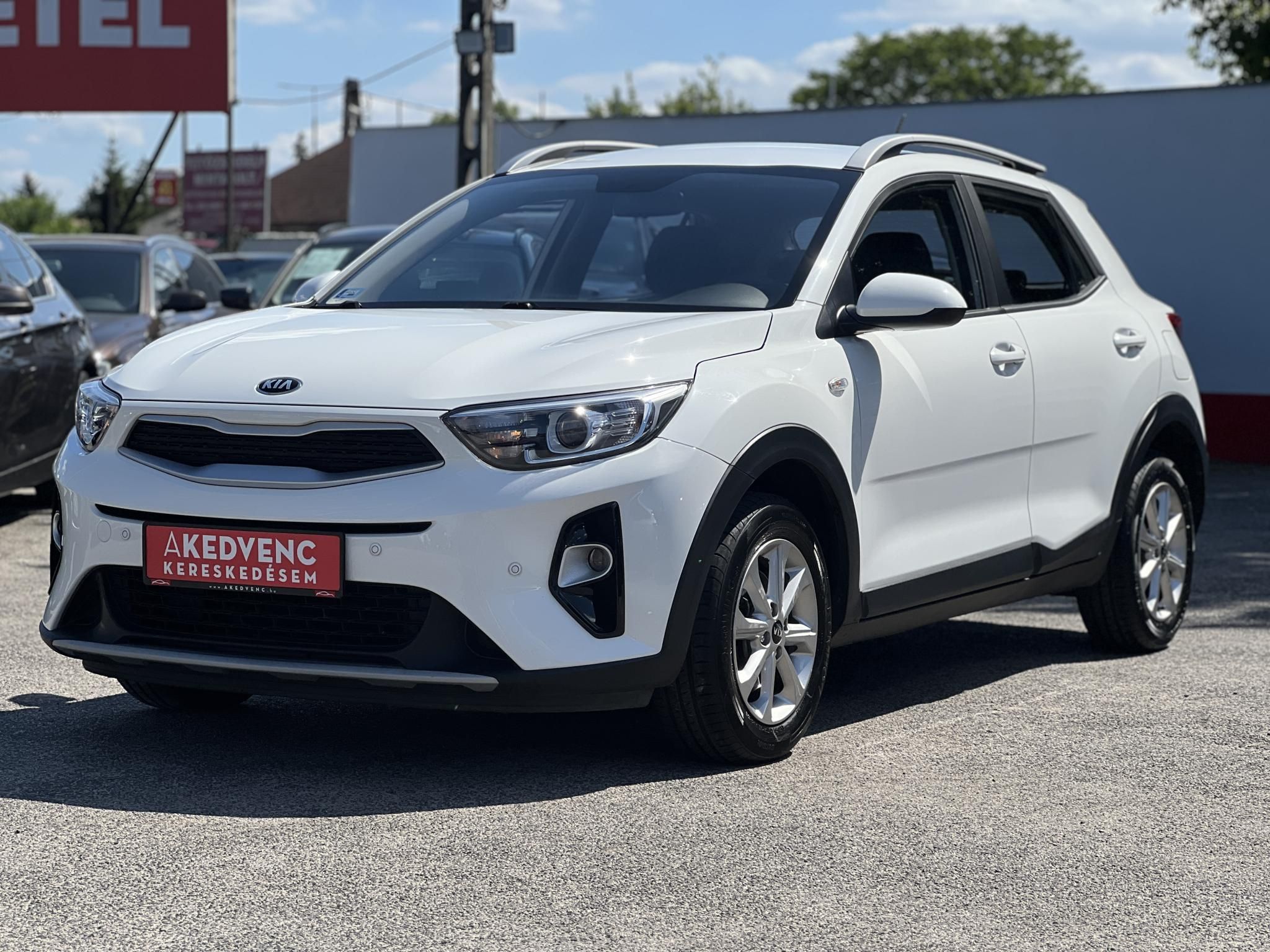 KIA STONIC 1.25 MPI Style Magyarországi. Gyári fényezés. 63e km.Végig vezetett szervizkönyv!