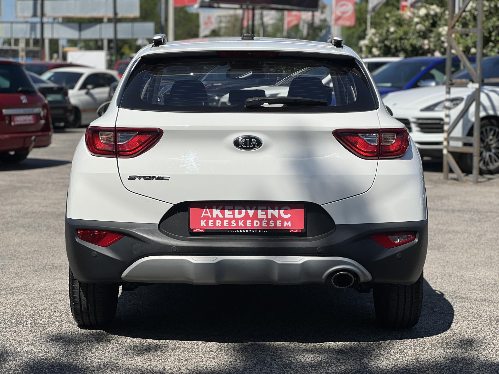 KIA STONIC 1.25 MPI Style Magyarországi. Gyári fényezés. 63e km.Végig vezetett szervizkönyv!