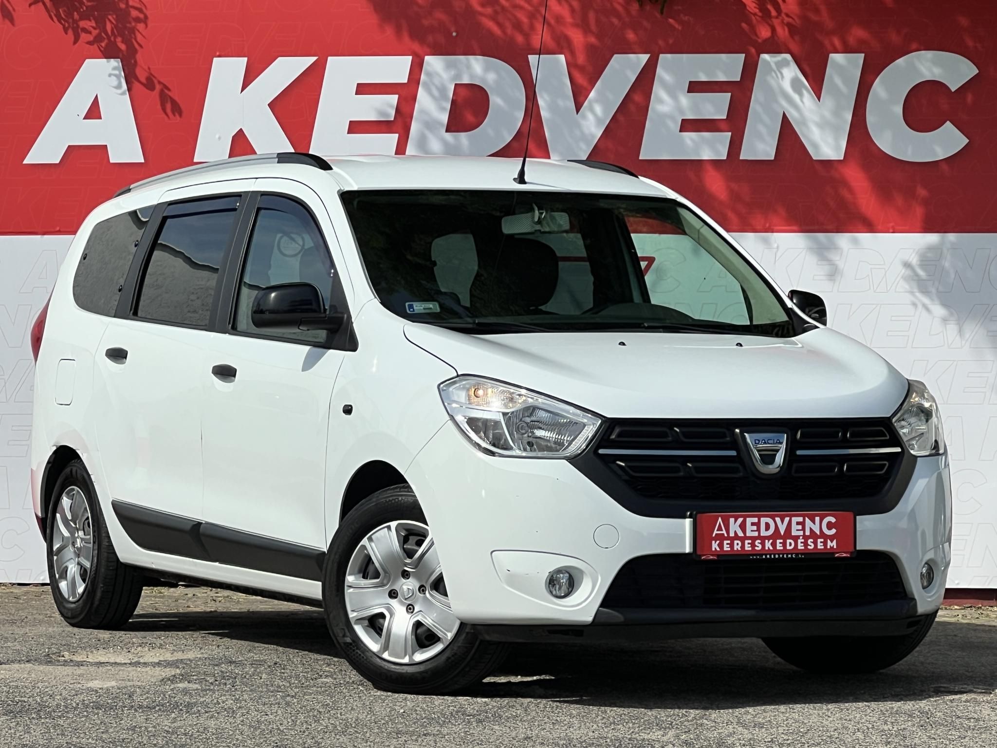 DACIA LODGY 1.6 SCe Ambiance (7 személyes ) Magyarországi. Gyári fényezés. Végig vezetett szervizkönyv!
