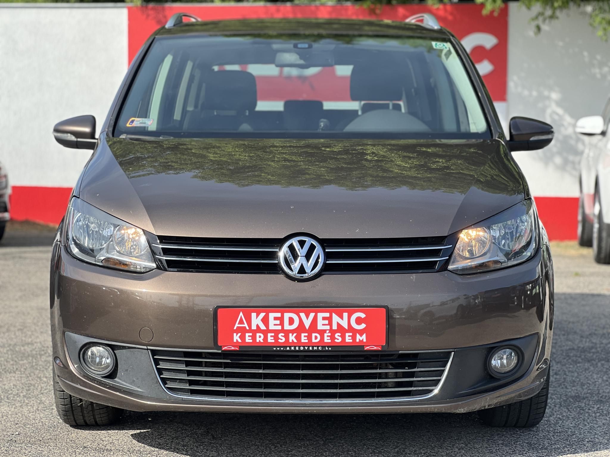 VOLKSWAGEN TOURAN 1.6 CR TDI Comfortline [7 személy] Vezérlés cserélve. 4 évszakos gumik!