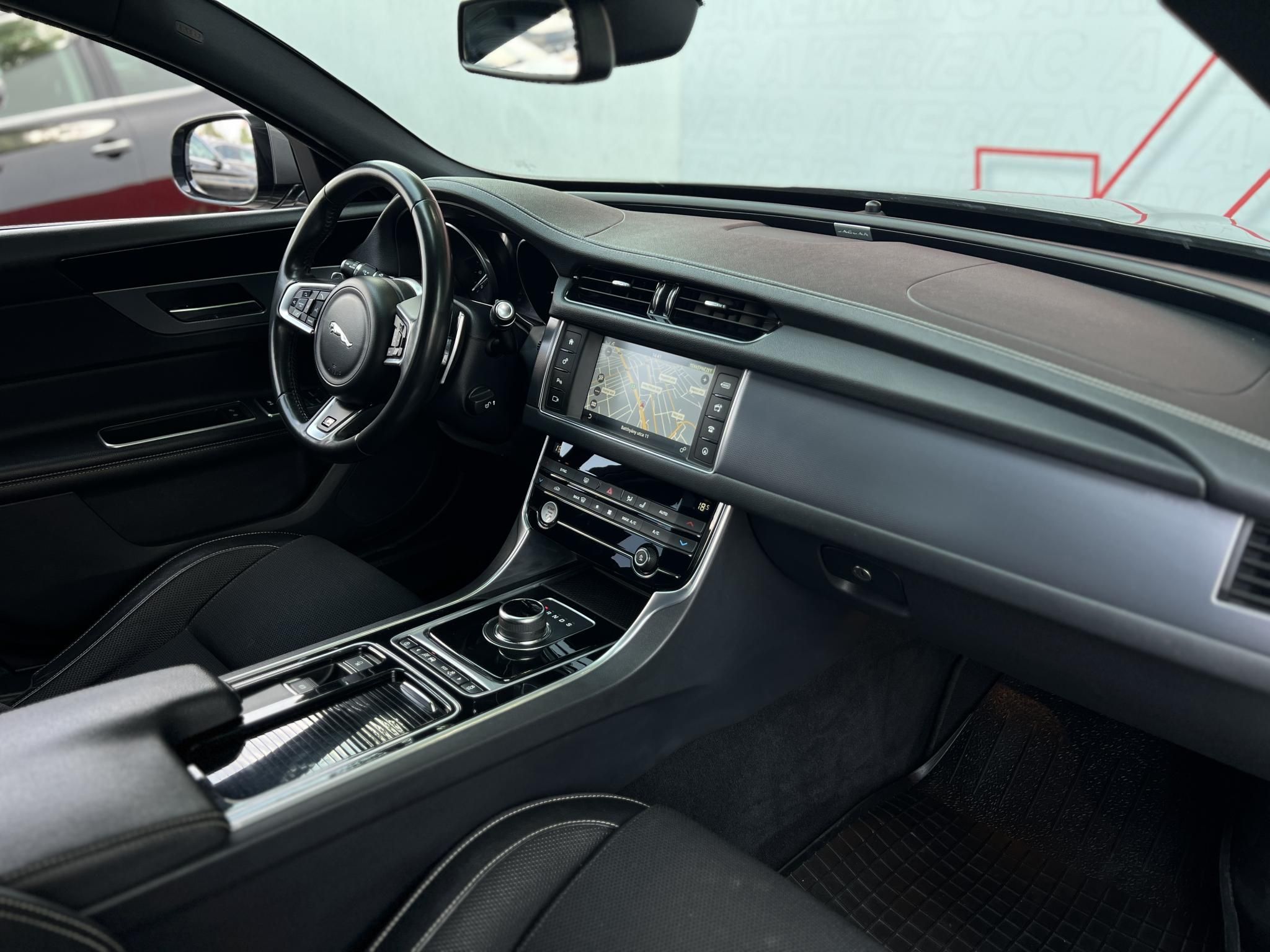 JAGUAR XF 2.0 i4D Portfolio