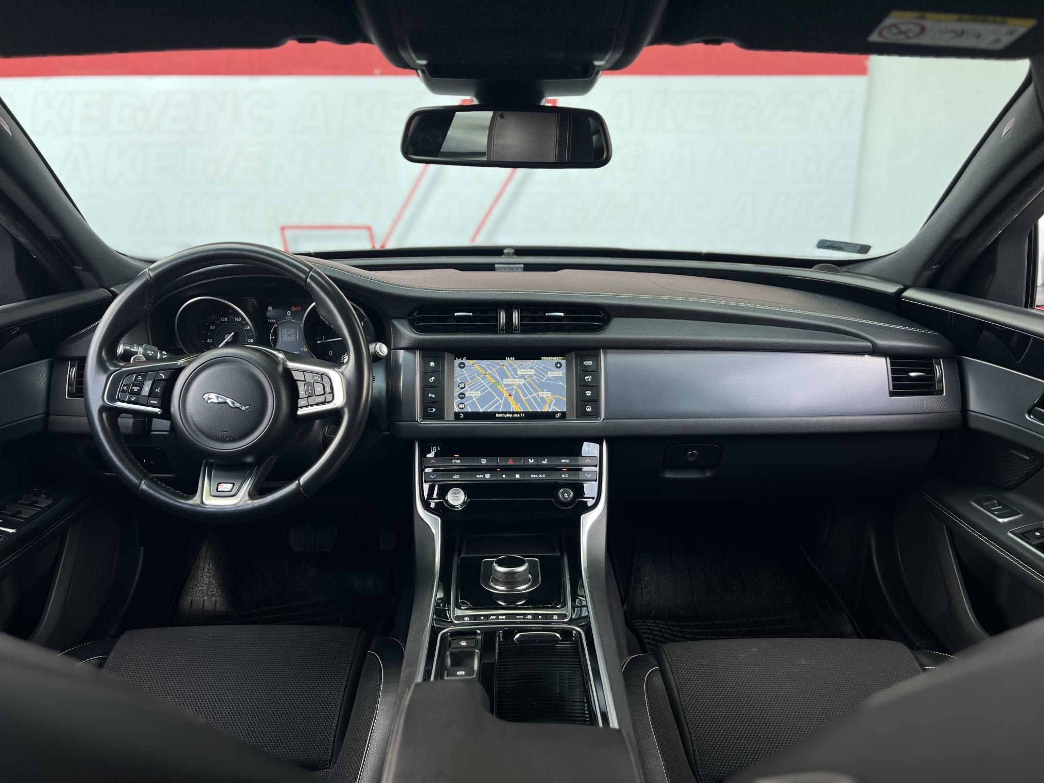 JAGUAR XF 2.0 i4D Portfolio