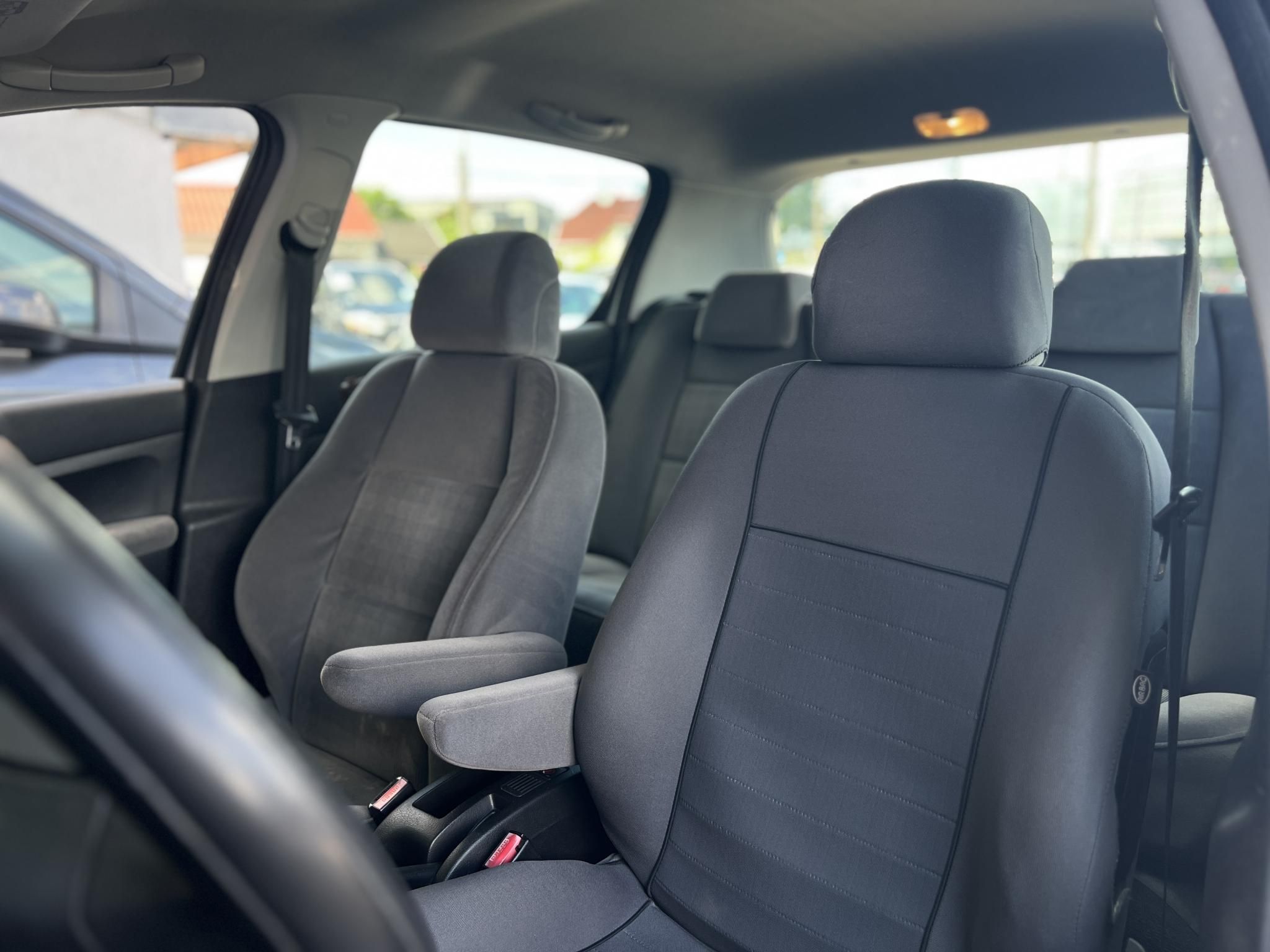 PEUGEOT 307 1.6 Presence digitklíma. tempomat. ülésfűtés. 2 gyári kulcs!