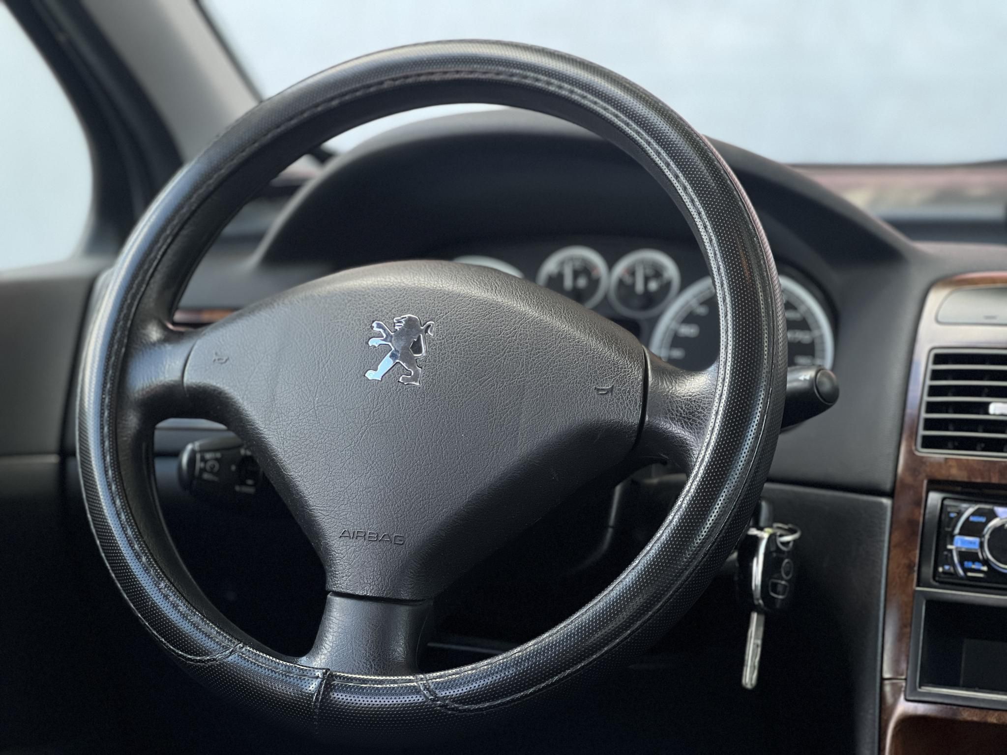 PEUGEOT 307 1.6 Presence digitklíma. tempomat. ülésfűtés. 2 gyári kulcs!