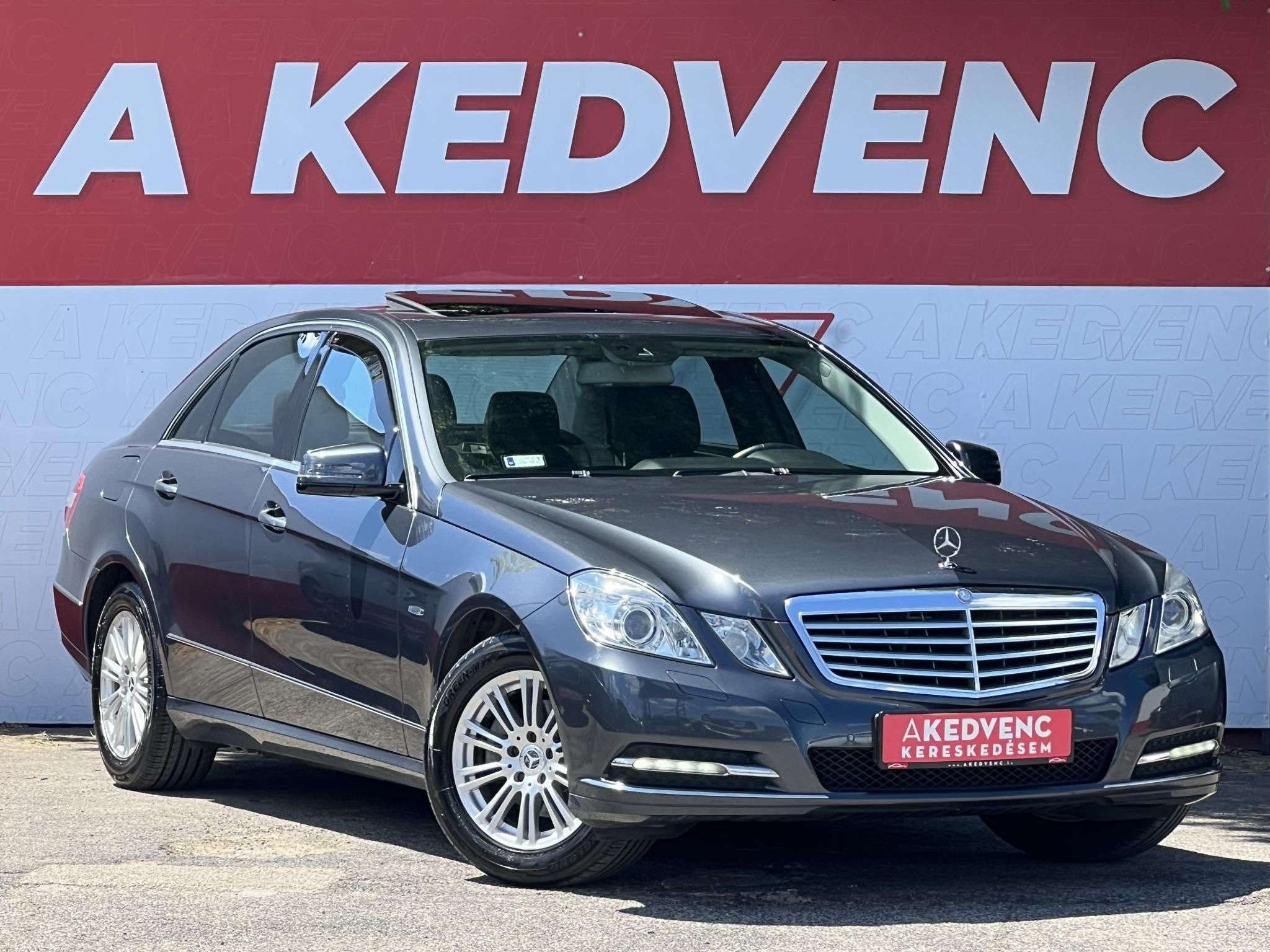 MERCEDES-BENZ E 200 CGI BlueEFFICIENCY Elegance (Automata) Gyári fényezés. Dokumentált előélet. Garantált 149e km!