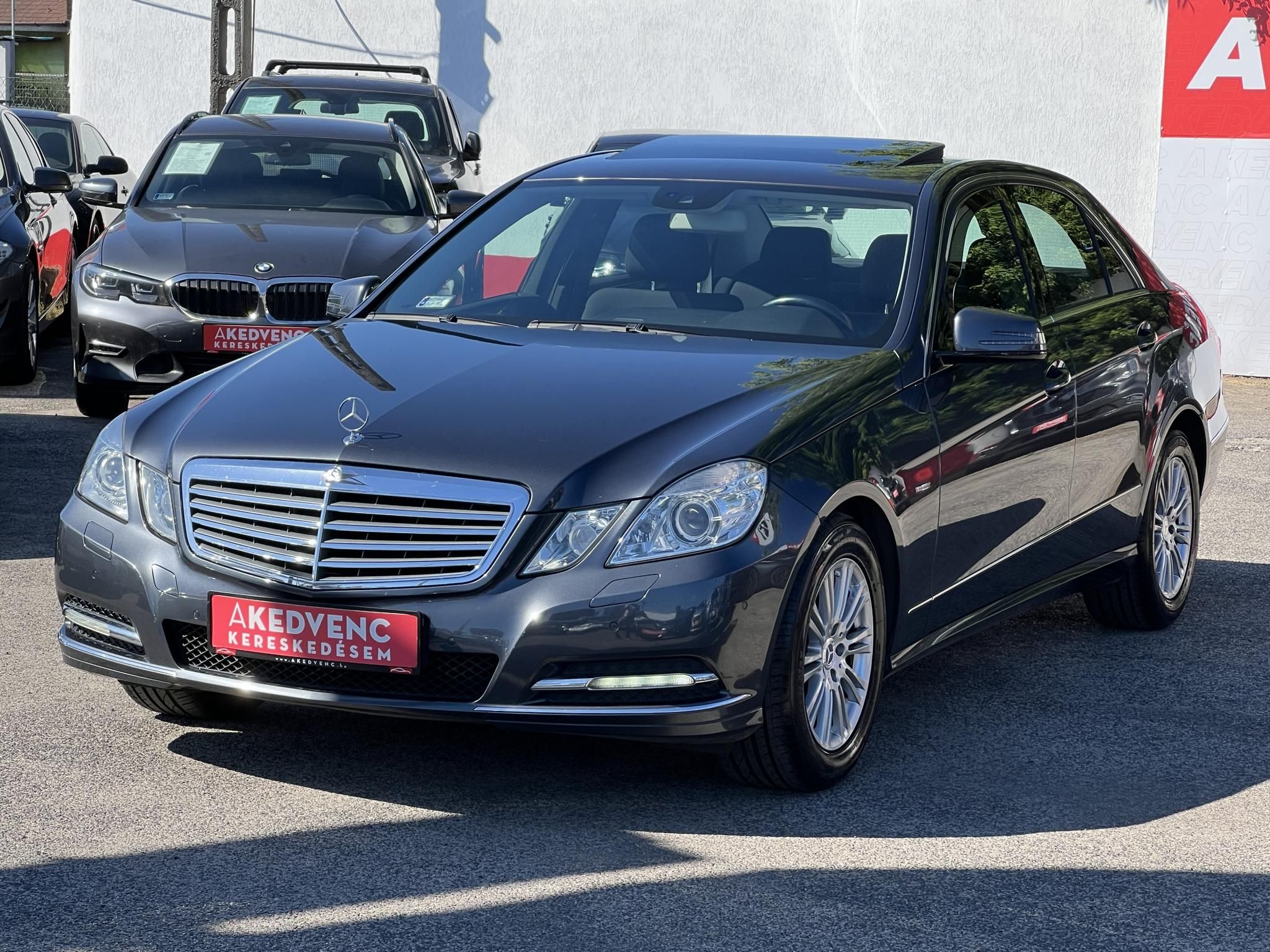 MERCEDES-BENZ E 200 CGI BlueEFFICIENCY Elegance (Automata) Gyári fényezés. Dokumentált előélet. Garantált 149e km!