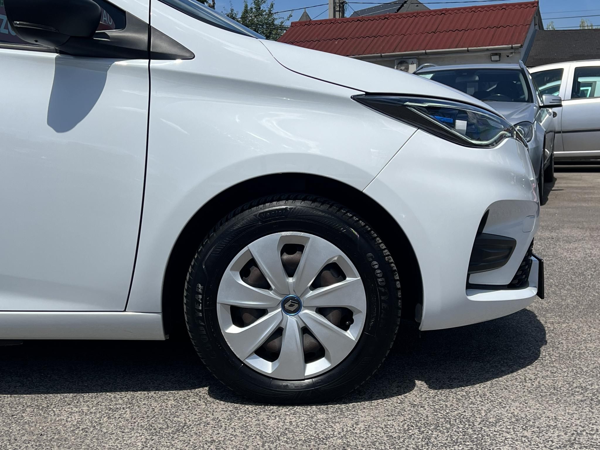 RENAULT ZOE E-Tech Electric 110 52 kWh Life 63e km. 300km hatótáv. CARPLAY!