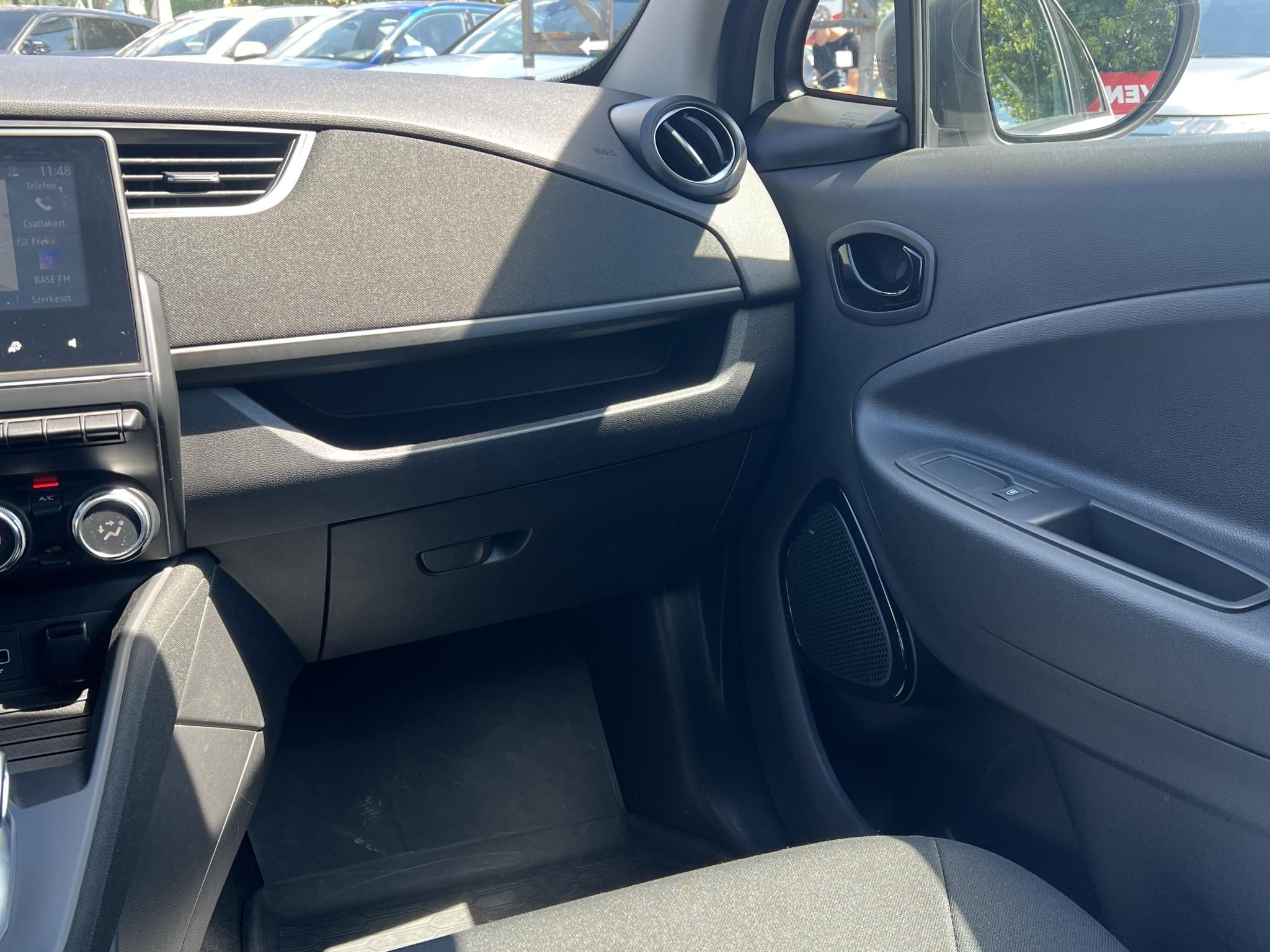 RENAULT ZOE E-Tech Electric 110 52 kWh Life 63e km. 300km hatótáv. CARPLAY!