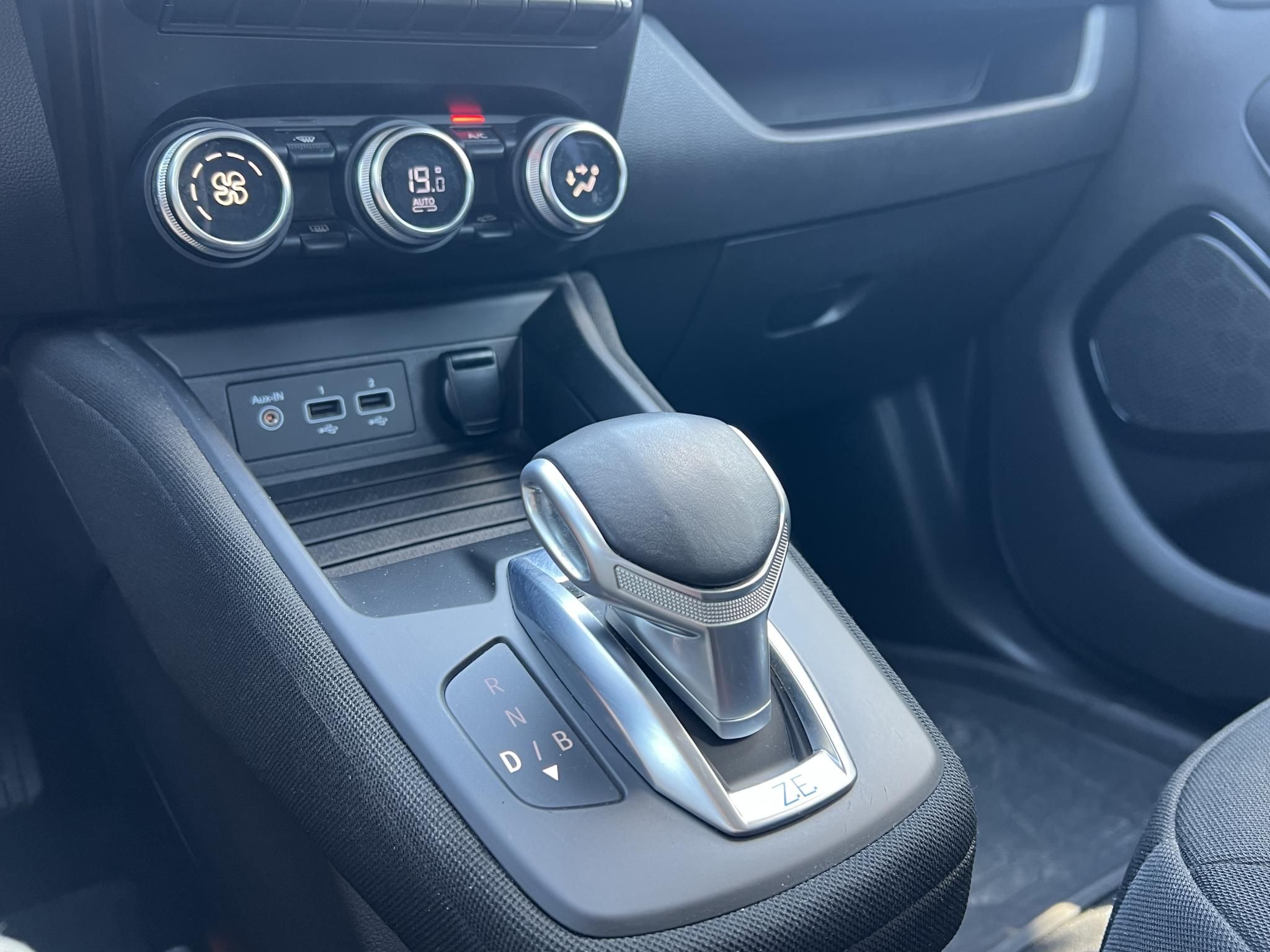 RENAULT ZOE E-Tech Electric 110 52 kWh Life 63e km. 300km hatótáv. CARPLAY!