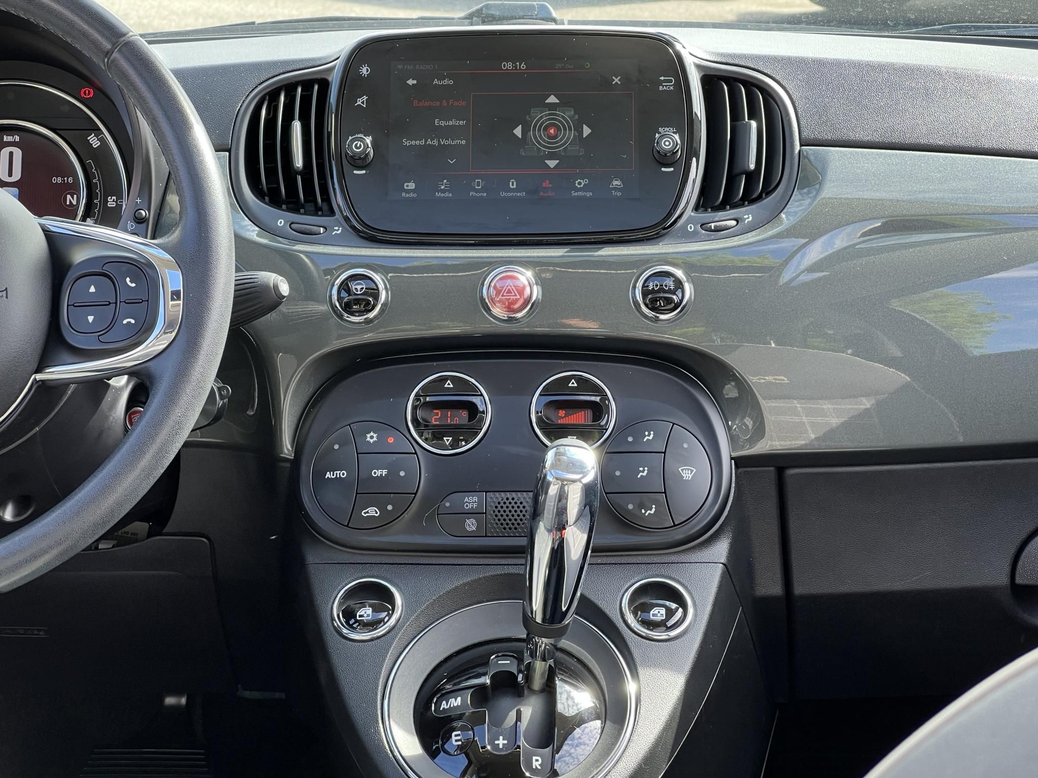 FIAT 500 500C 1.2 8V Lounge Dualogic Magyarországi. Gyári fényezés. Végig vezetett szervizkönyv! 51e km!