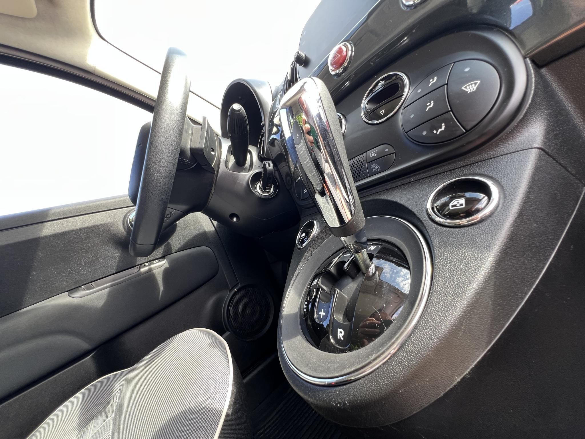 FIAT 500 500C 1.2 8V Lounge Dualogic Magyarországi. Gyári fényezés. Végig vezetett szervizkönyv! 51e km!