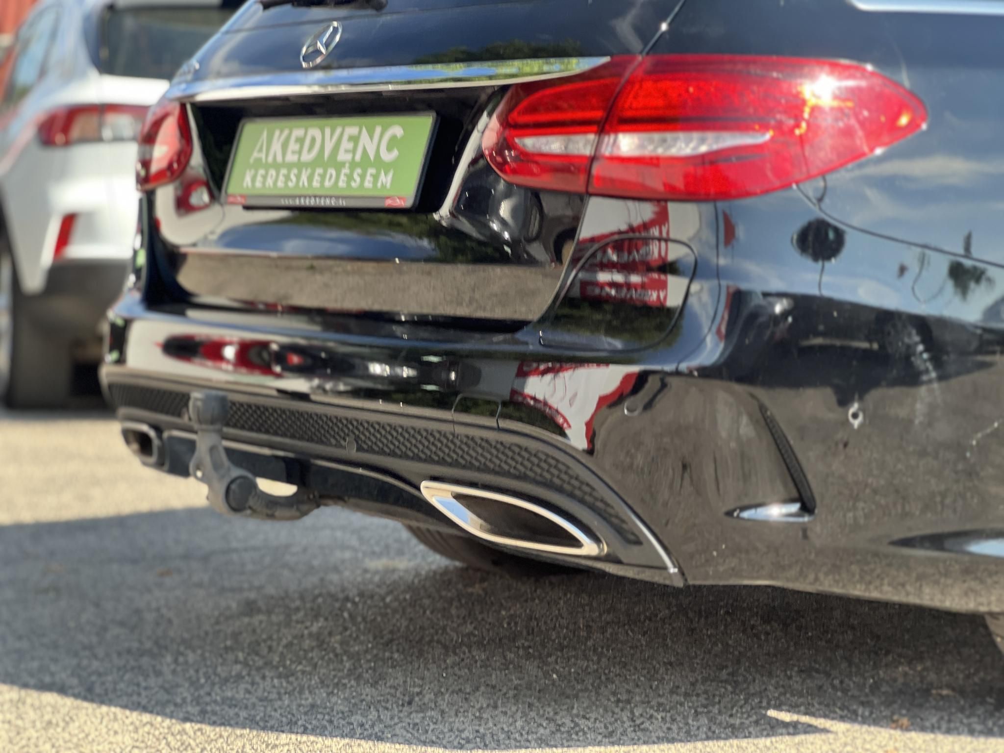 MERCEDES-BENZ C 350 e PLUG-IN HYBRID 7G-TRONIC AMG 93e km. panoráma tető. dokumentált előélet!