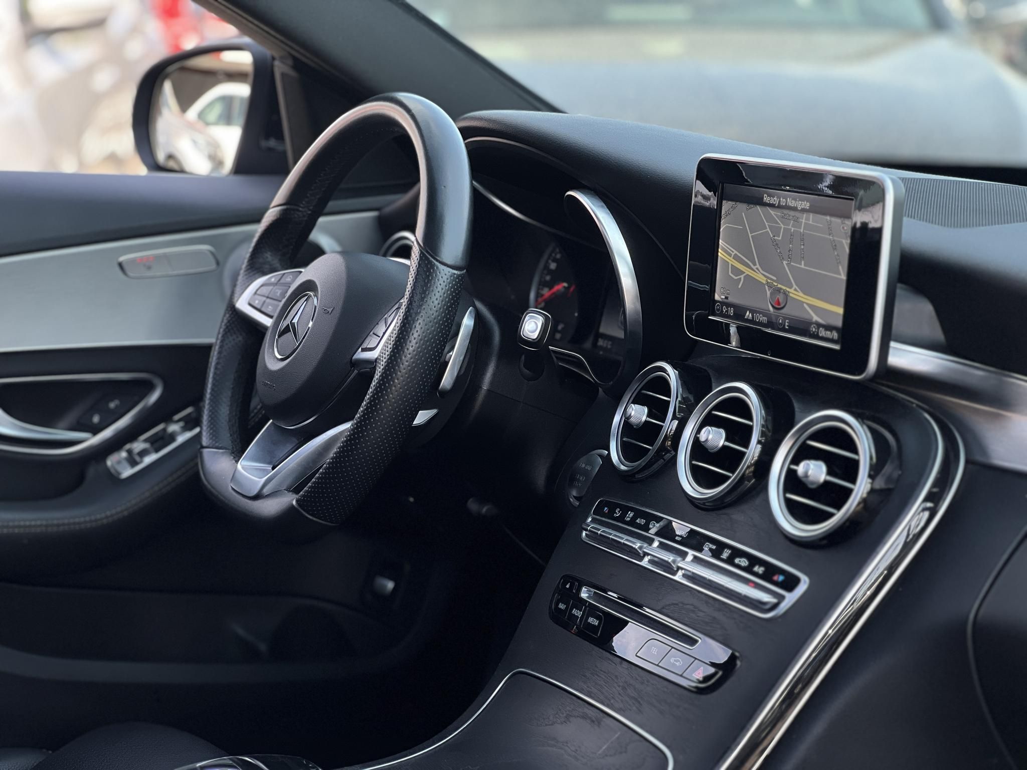 MERCEDES-BENZ C 350 e PLUG-IN HYBRID 7G-TRONIC AMG 93e km. panoráma tető. dokumentált előélet!