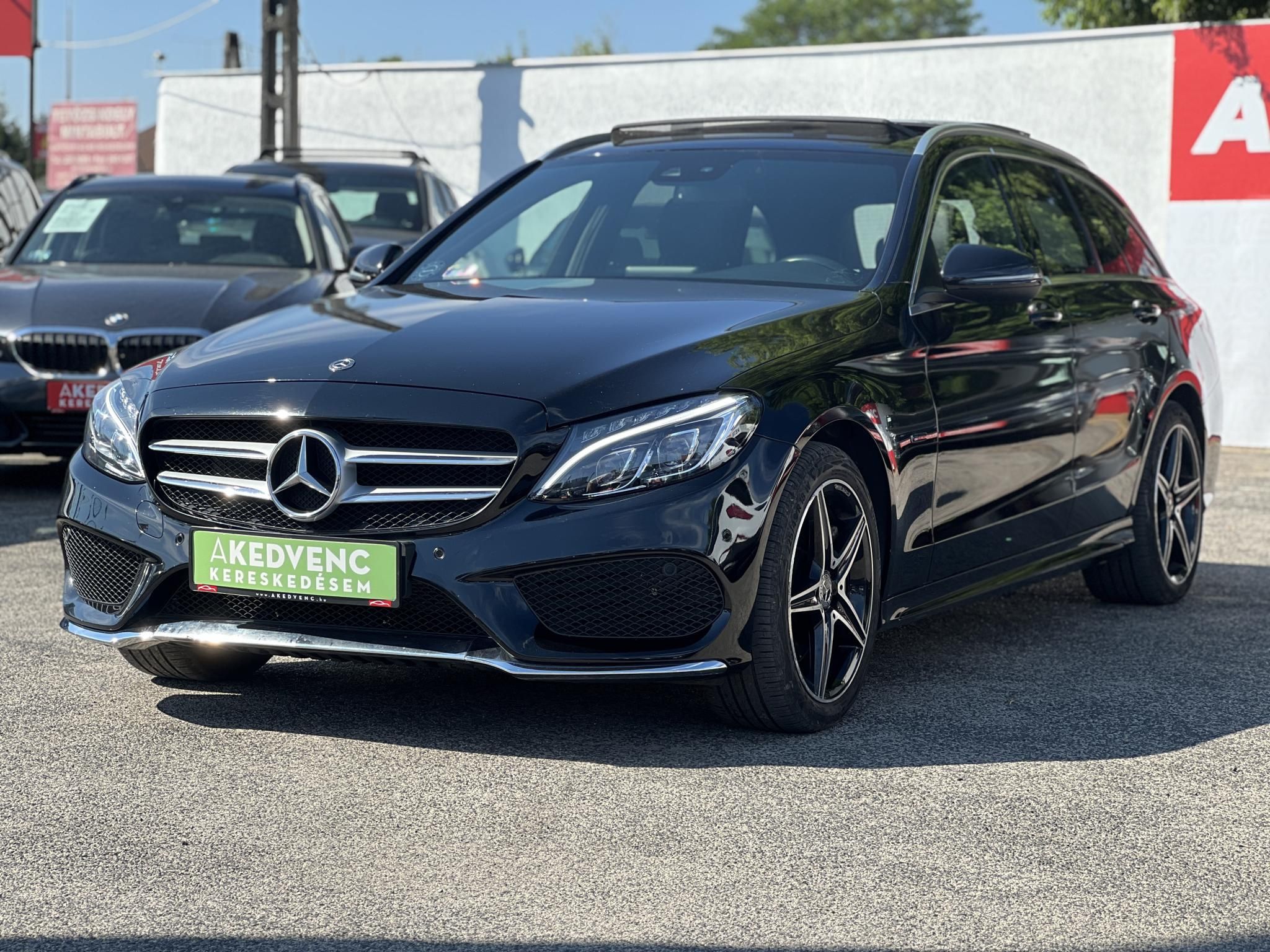 MERCEDES-BENZ C 350 e PLUG-IN HYBRID 7G-TRONIC AMG 93e km. panoráma tető. dokumentált előélet!