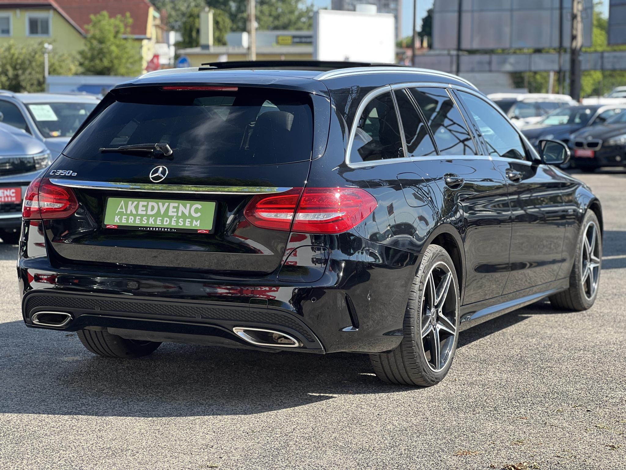 MERCEDES-BENZ C 350 e PLUG-IN HYBRID 7G-TRONIC AMG 93e km. panoráma tető. dokumentált előélet!