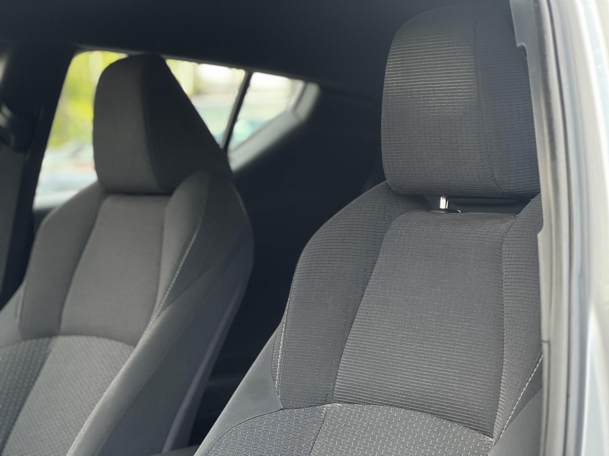 TOYOTA C-HR 1.8 Hybrid Dynamic e-CVT 104e km. LED. sávtartó. tempomat. kamera. márkaszervizelt előélet!