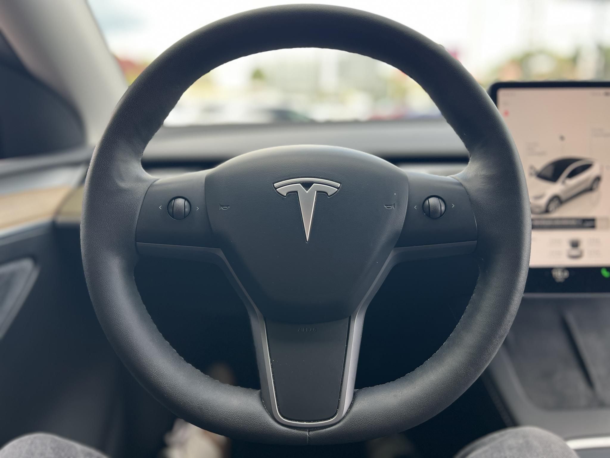 TESLA MODEL Y Long Range AWD (Automata) 119e km. mátrix LED. hőszivattyú. premium hifi. garanciális. téli-nyári kerék!