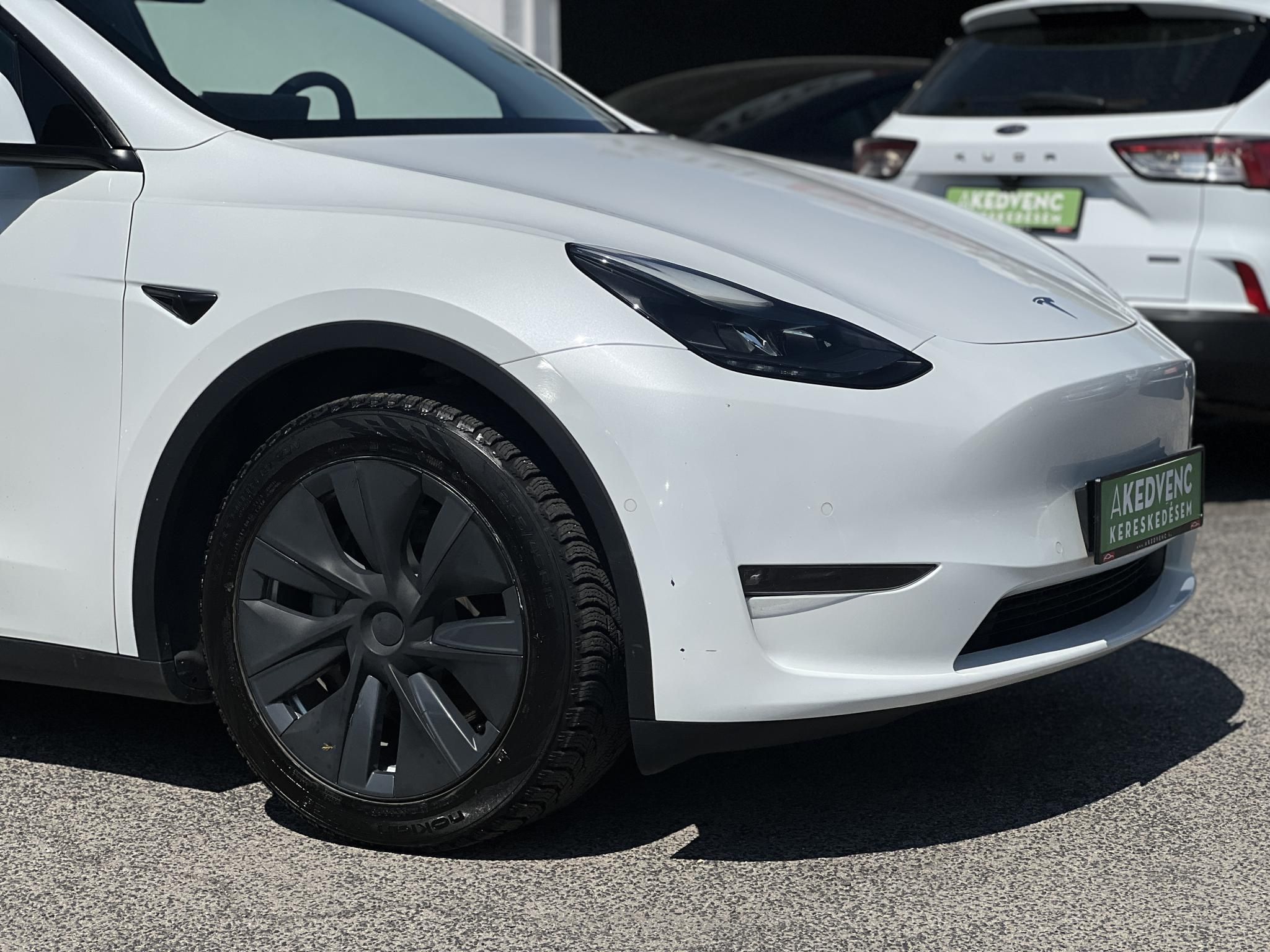 TESLA MODEL Y Long Range AWD (Automata) 119e km. mátrix LED. hőszivattyú. premium hifi. garanciális. téli-nyári kerék!