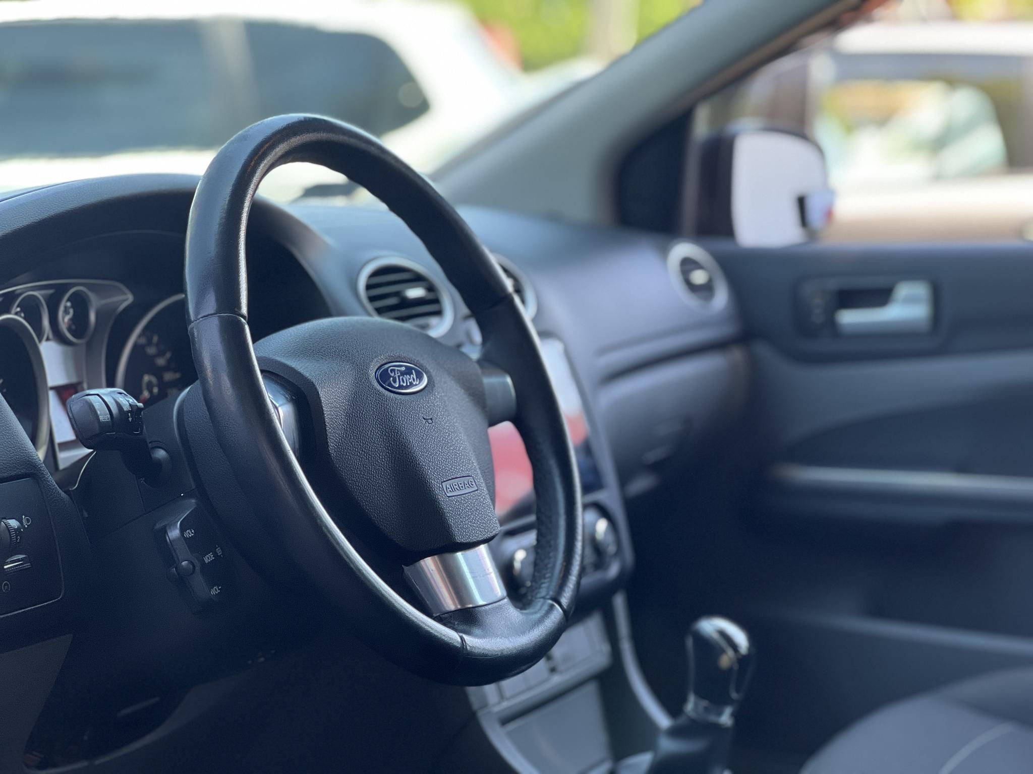 FORD FOCUS 1.6 Ti-VCT Trend Plus Magyarországi. Gyári fényezés. Végig vezetett szervizkönyv. Android!