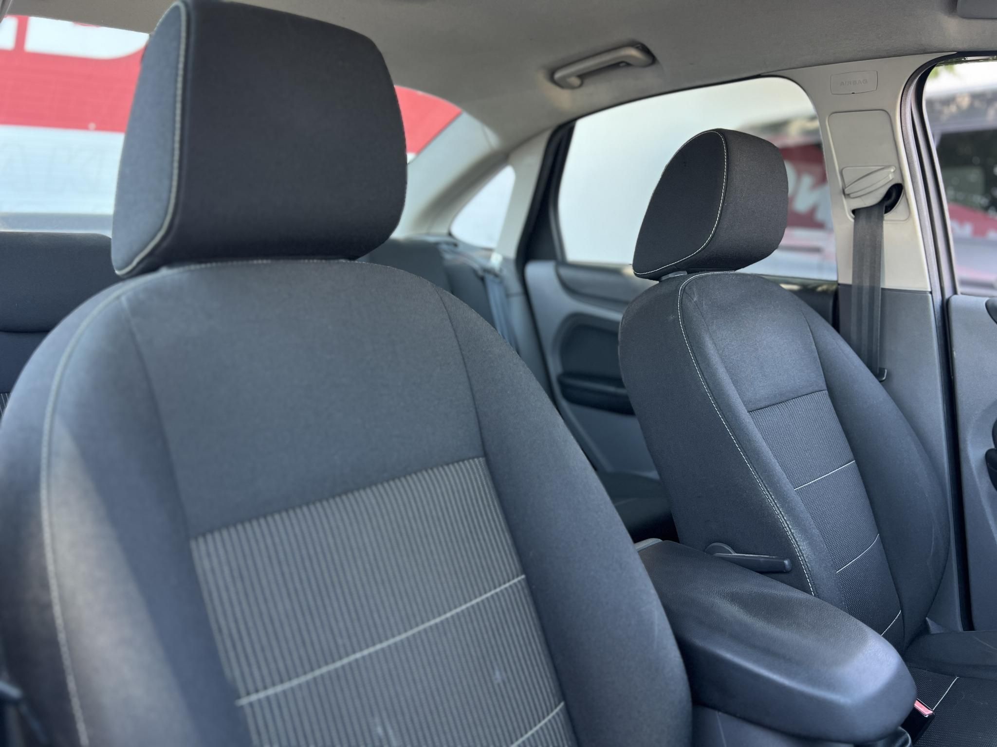 FORD FOCUS 1.6 Ti-VCT Trend Plus Magyarországi. Gyári fényezés. Végig vezetett szervizkönyv. Android!