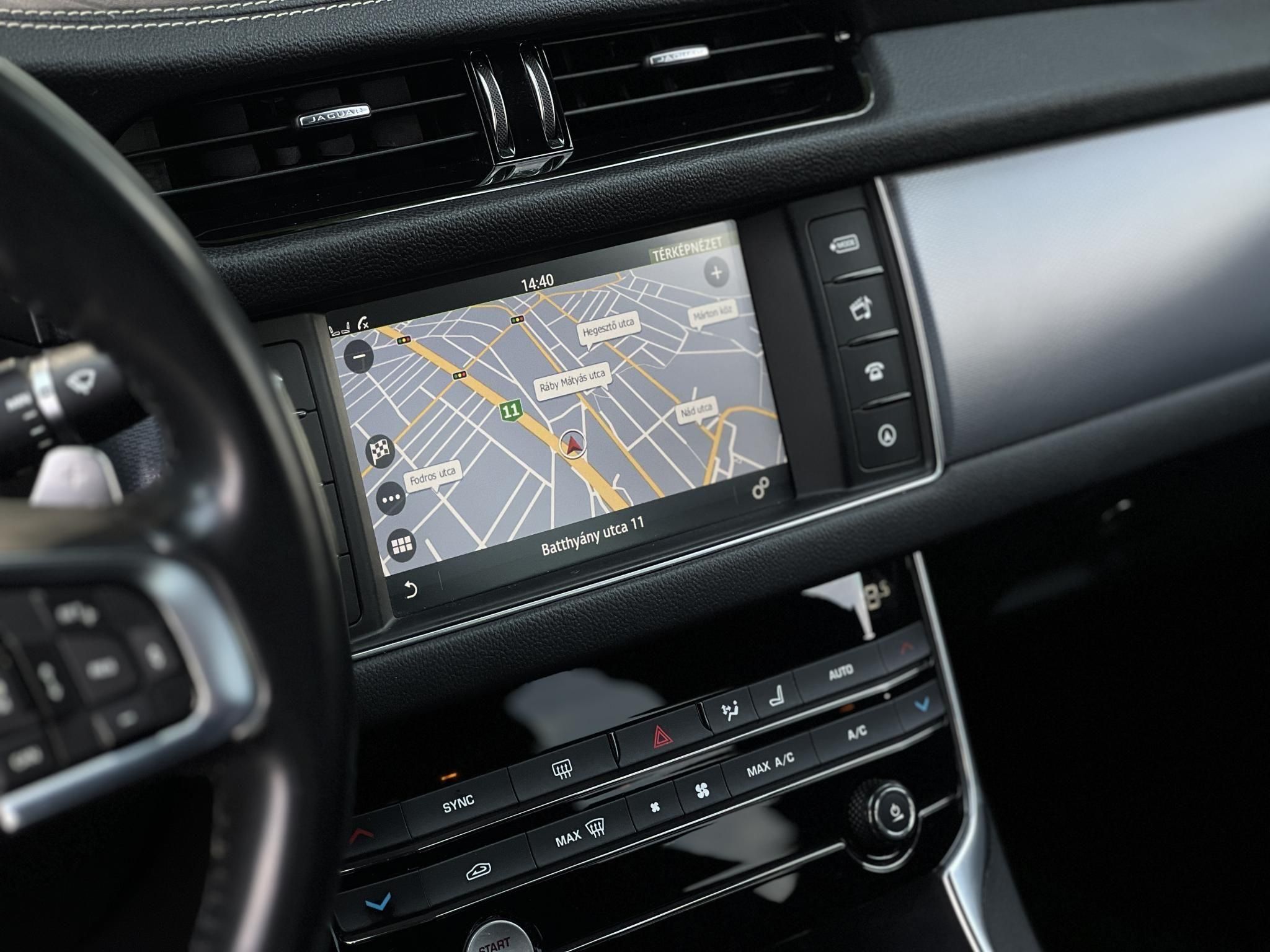 JAGUAR XF 2.0 i4D R-Sport Magyarországi. szervizelt!