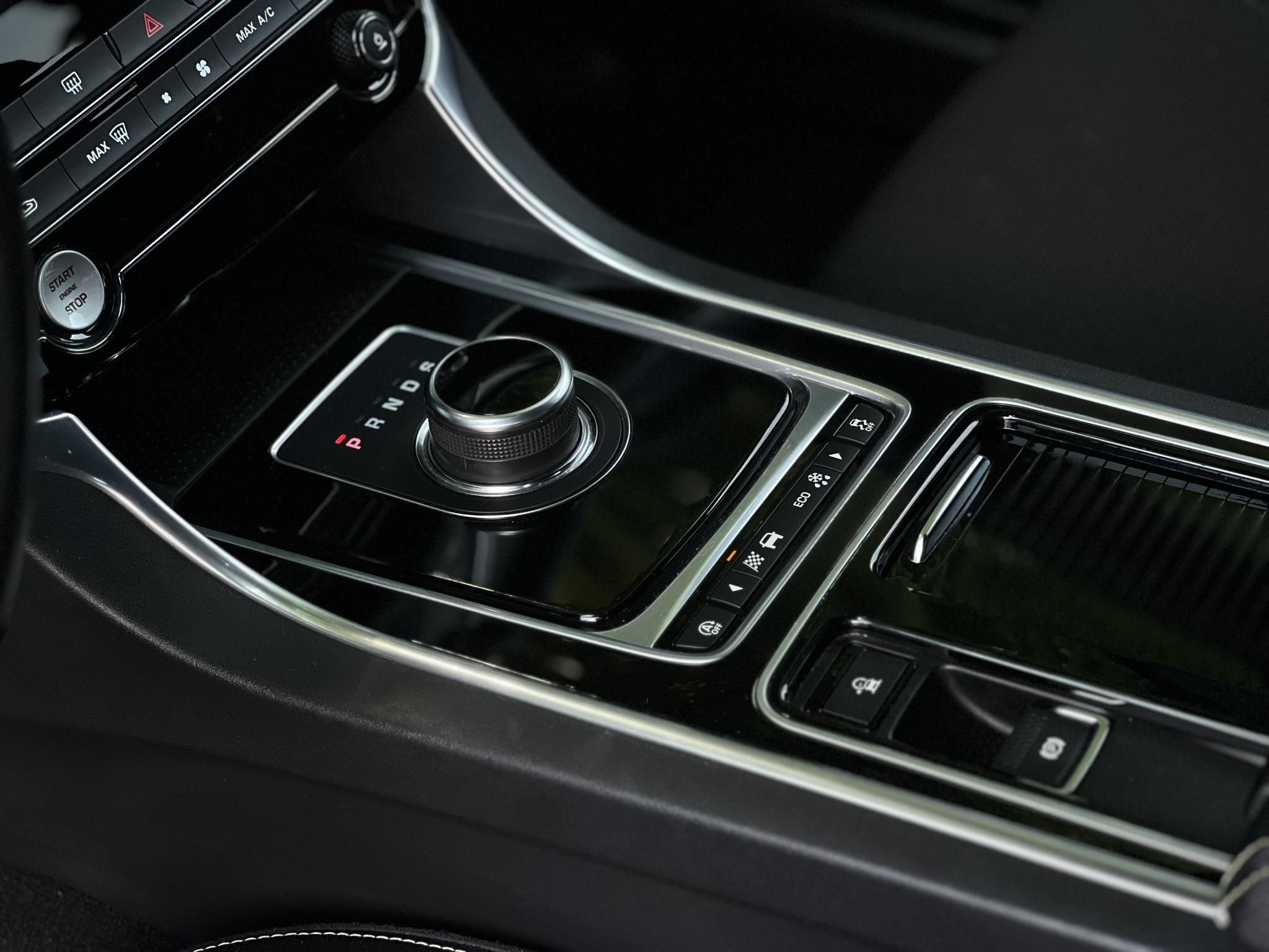 JAGUAR XF 2.0 i4D R-Sport Magyarországi. szervizelt!