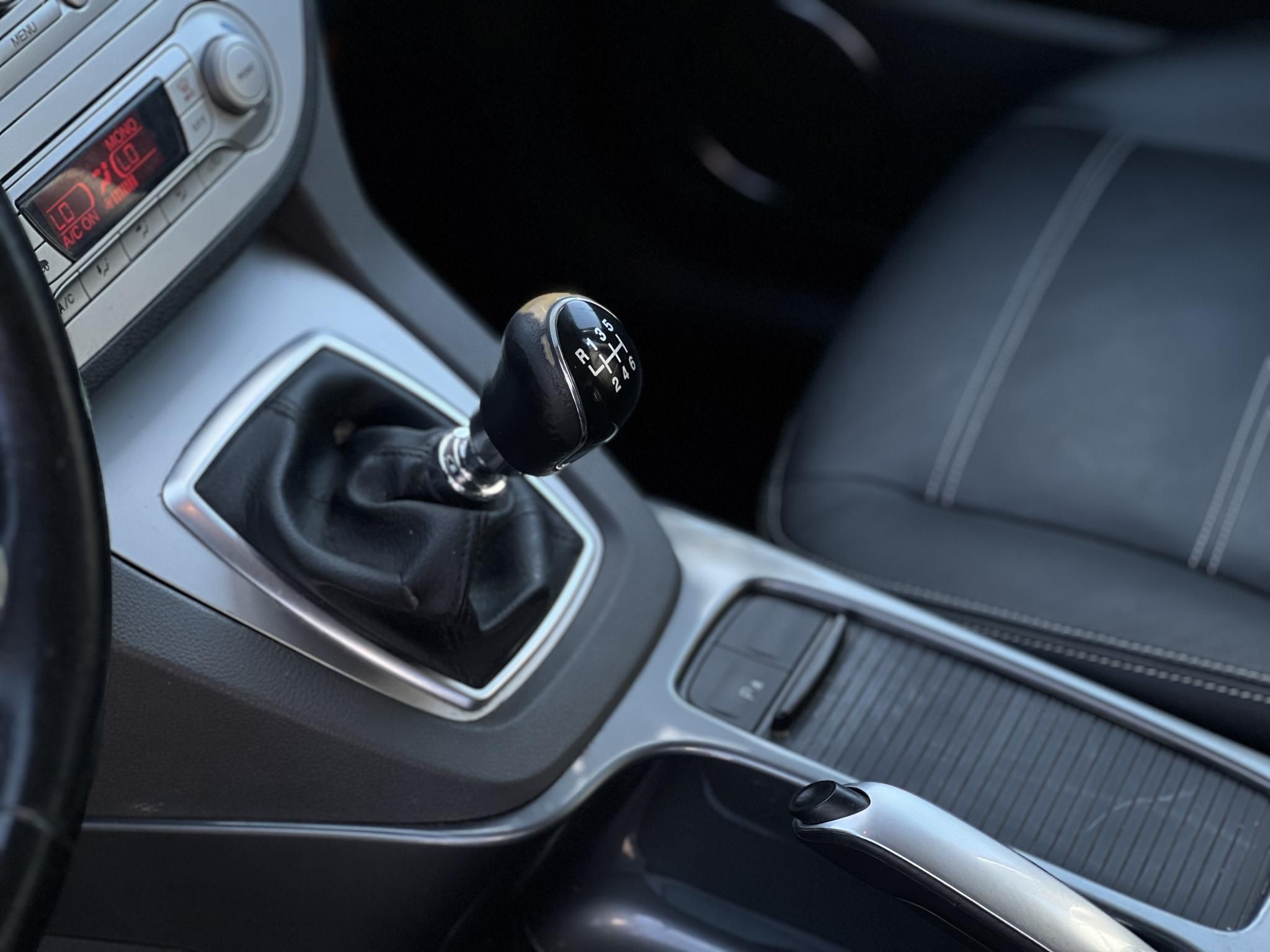 FORD KUGA 2.0 TDCi Titanium 4WD Magyarországi. ülésfűtés. keyless. tempomat. első-hátsó parkolóradar. bőrbelső!