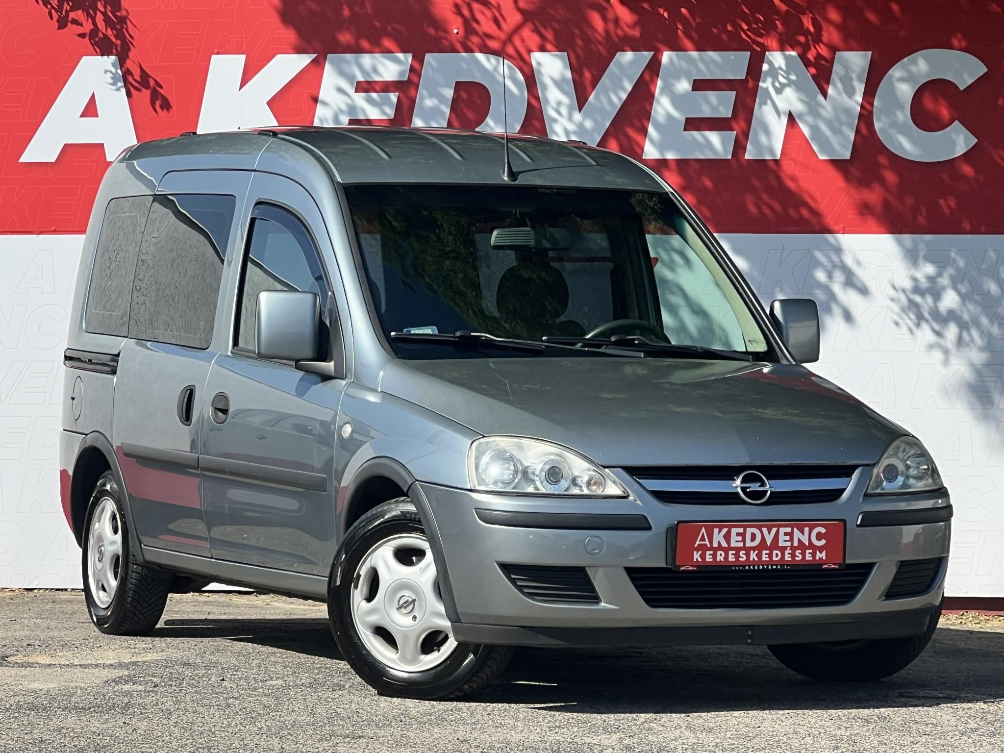 OPEL COMBO Tour 1.3 CDTI Cosmo Rendszeresen karbantartott. klíma. tolatókamera