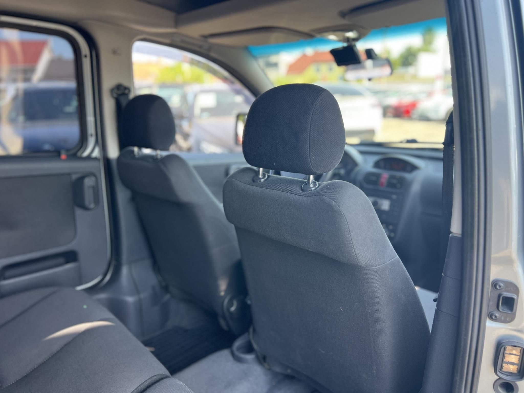 OPEL COMBO Tour 1.3 CDTI Cosmo Rendszeresen karbantartott. klíma. tolatókamera