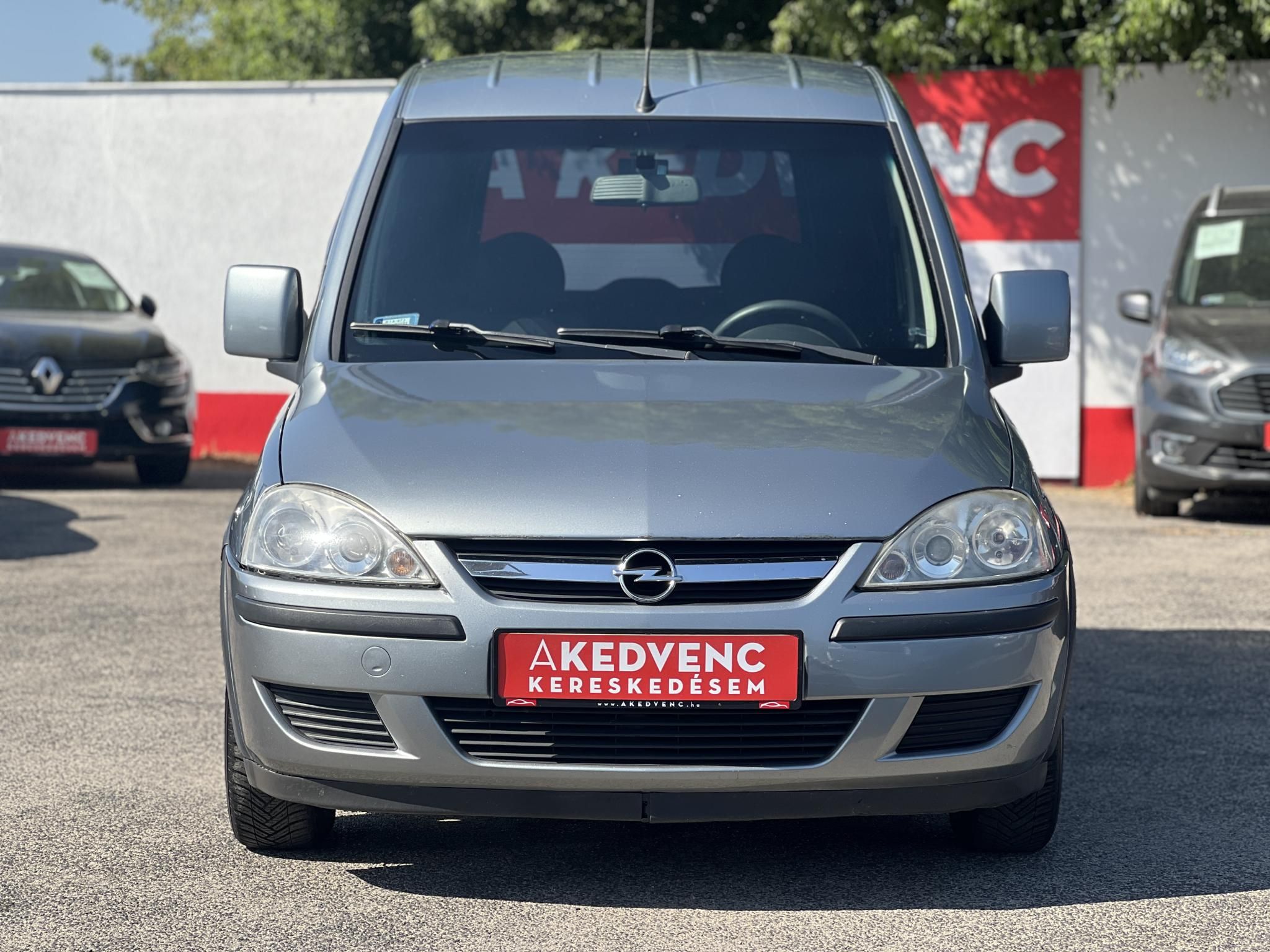OPEL COMBO Tour 1.3 CDTI Cosmo Rendszeresen karbantartott. klíma. tolatókamera