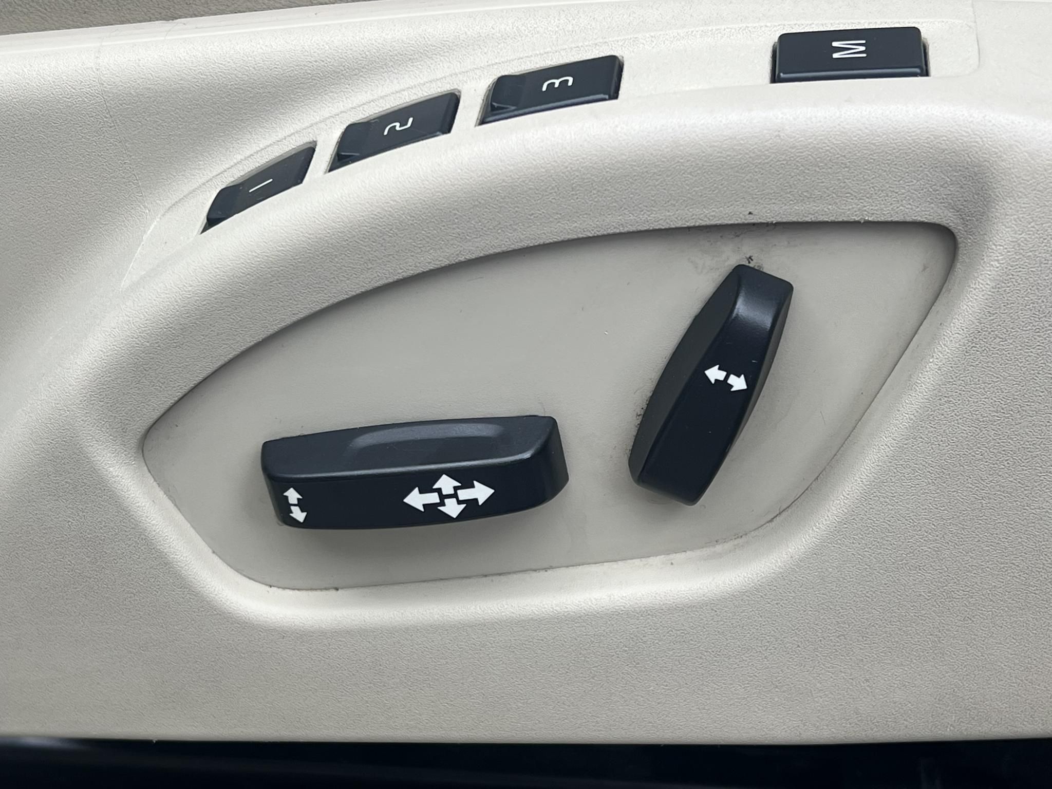 VOLVO XC60 2.4 D [D3] Kinetic Geartronic Klíma Tempomat világos bőr belső!LEGJOBB ÁRON!