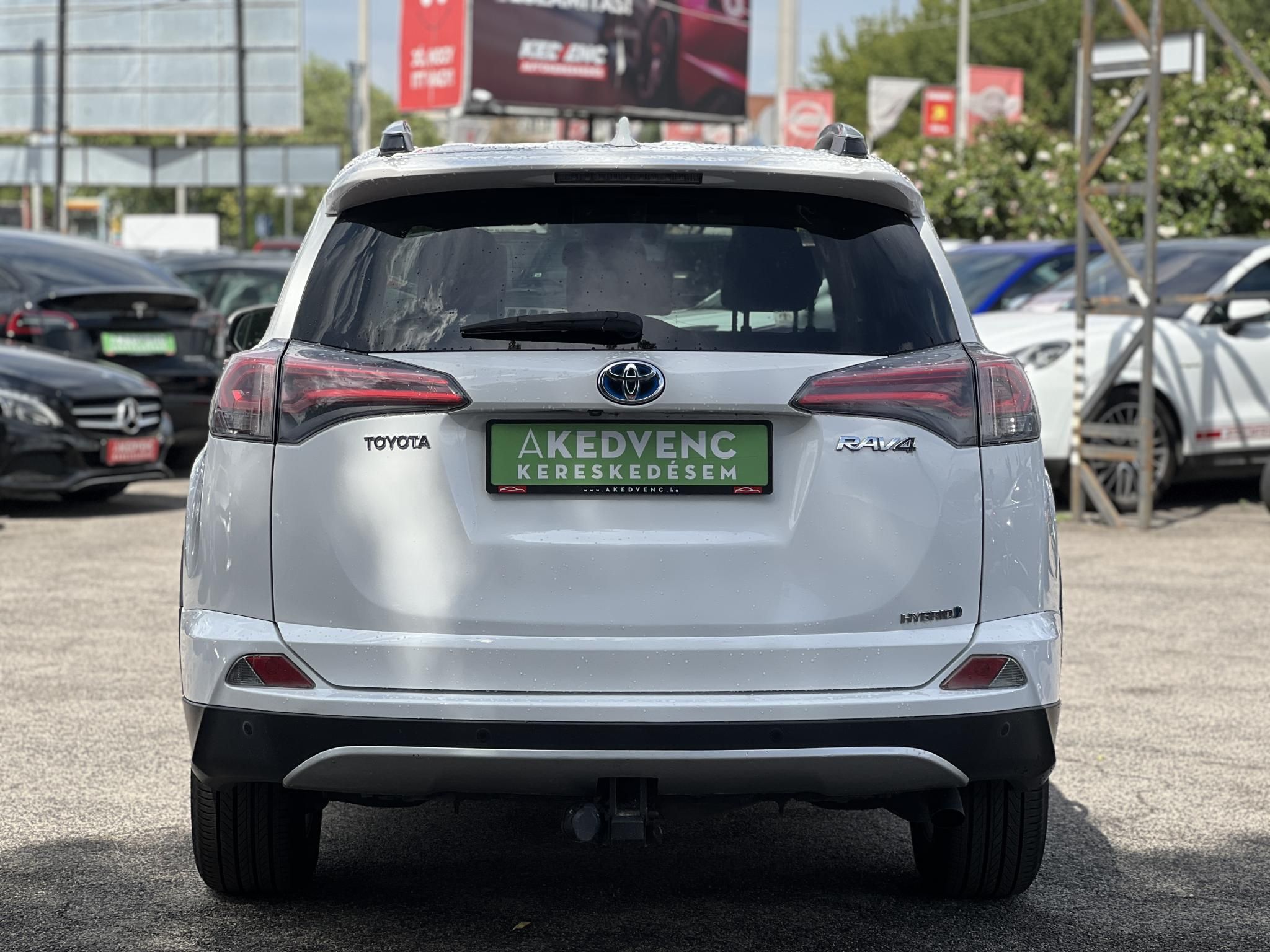 TOYOTA RAV 4 Rav4 2.5 Hybrid Executive e-CVT 4WD Végig márkaszervizelt!