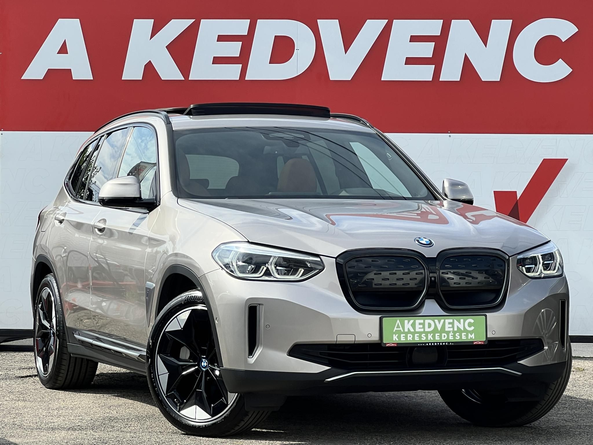BMW IX3 73,9kWh High Executive panoráma tető. harman/kardon. memória. HUD. barna bőr belső!