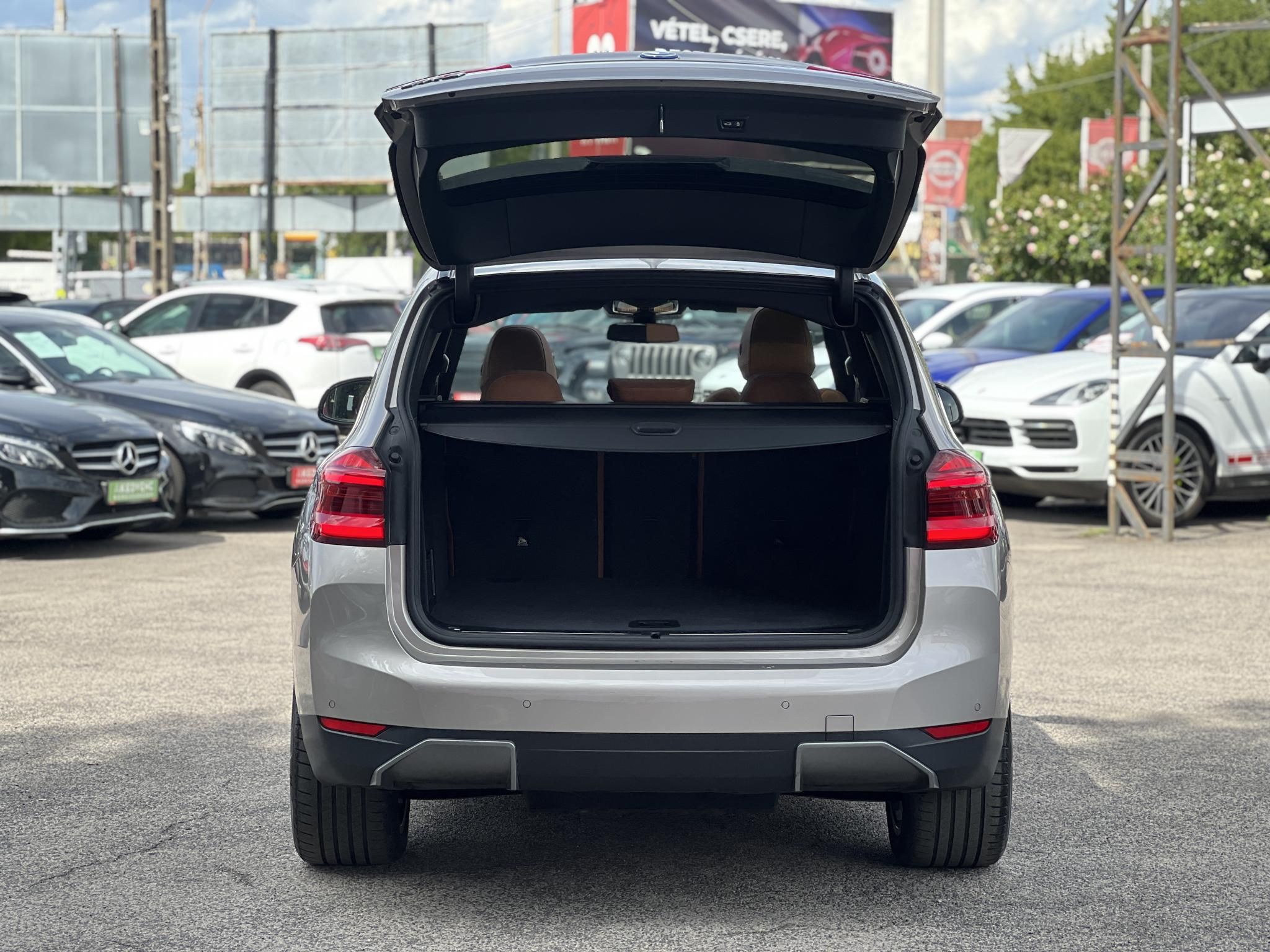 BMW IX3 73,9kWh High Executive panoráma tető. harman/kardon. memória. HUD. barna bőr belső!