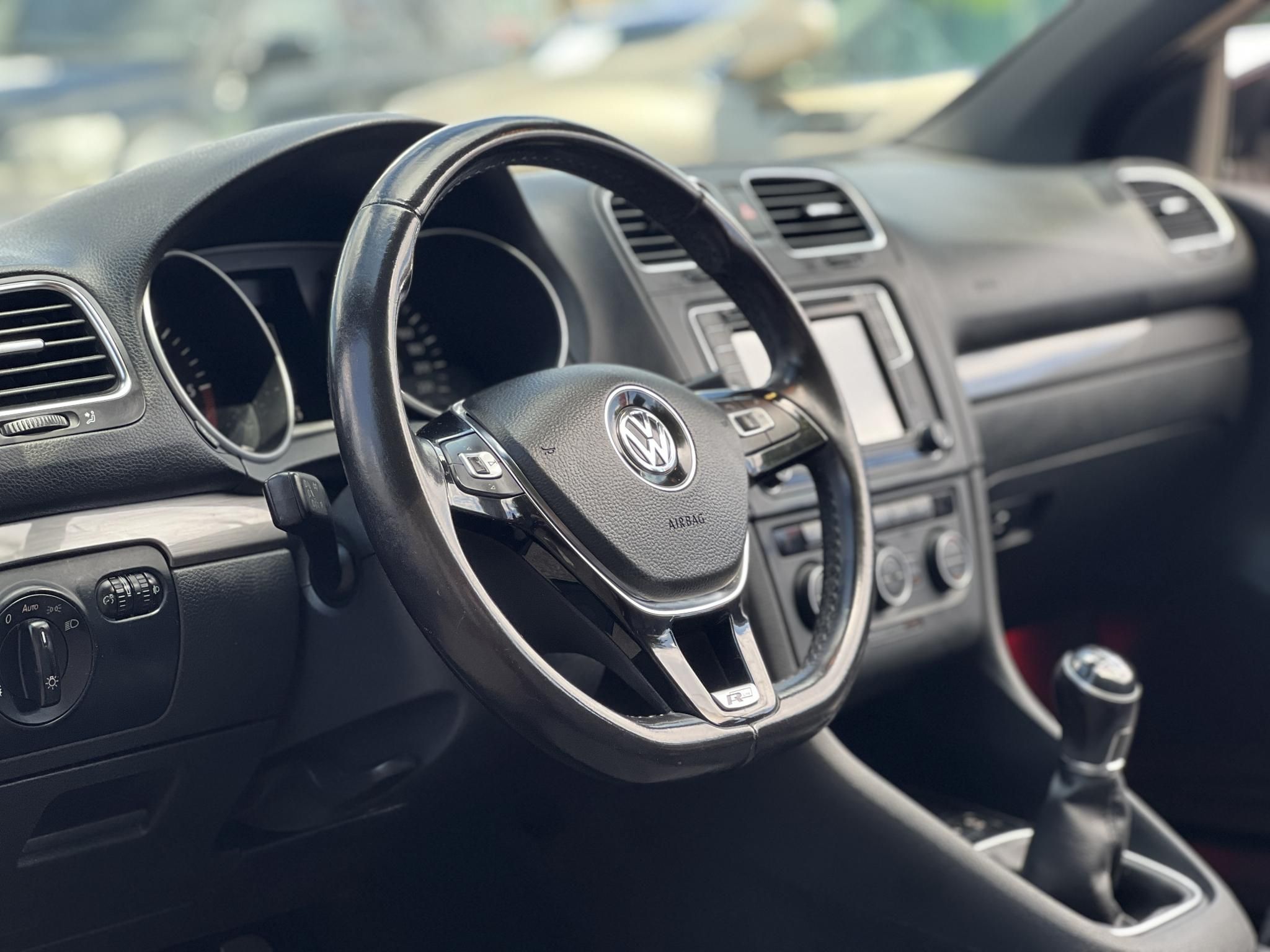 VOLKSWAGEN GOLF VI 2.0 TDI Cabrio 108e km