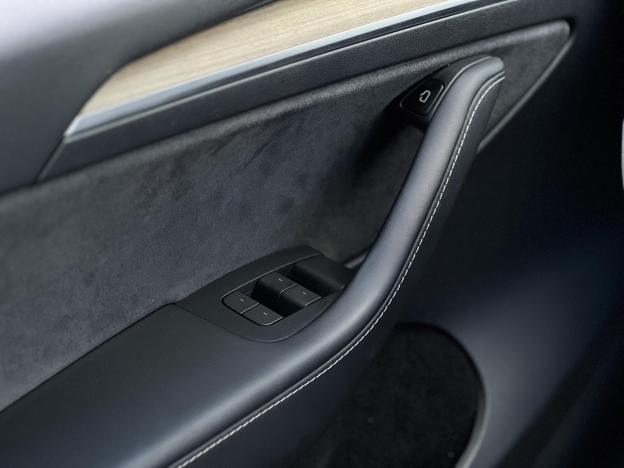 TESLA MODEL Y Long Range AWD (Automata) 109e km. mátrix LED. hőszivattyú. premium hifi. garanciális!