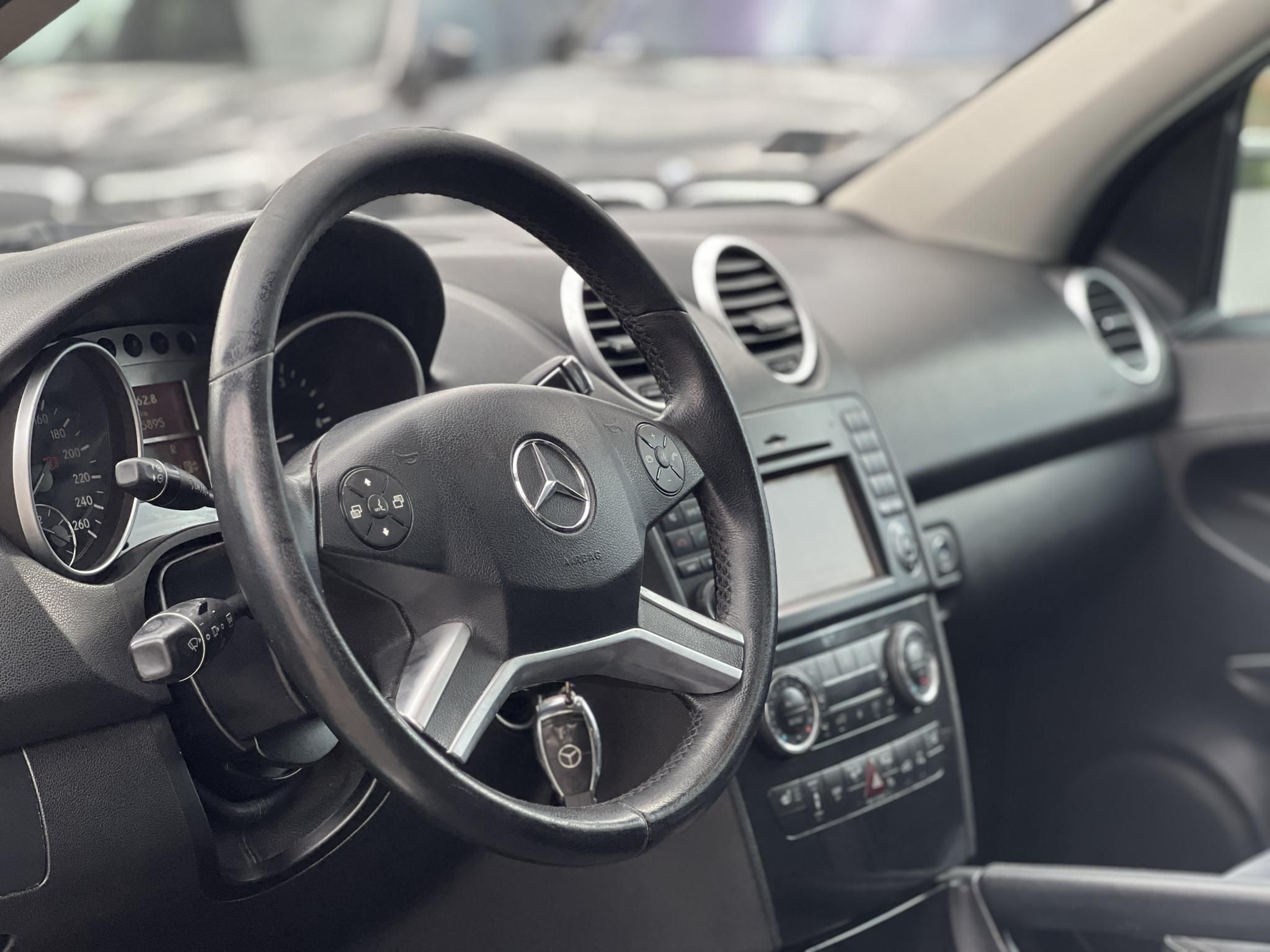 MERCEDES-BENZ ML 320 CDI (Automata) harman/kardon. légrugó. napfénytető. hátsó TV. alcantara belső!