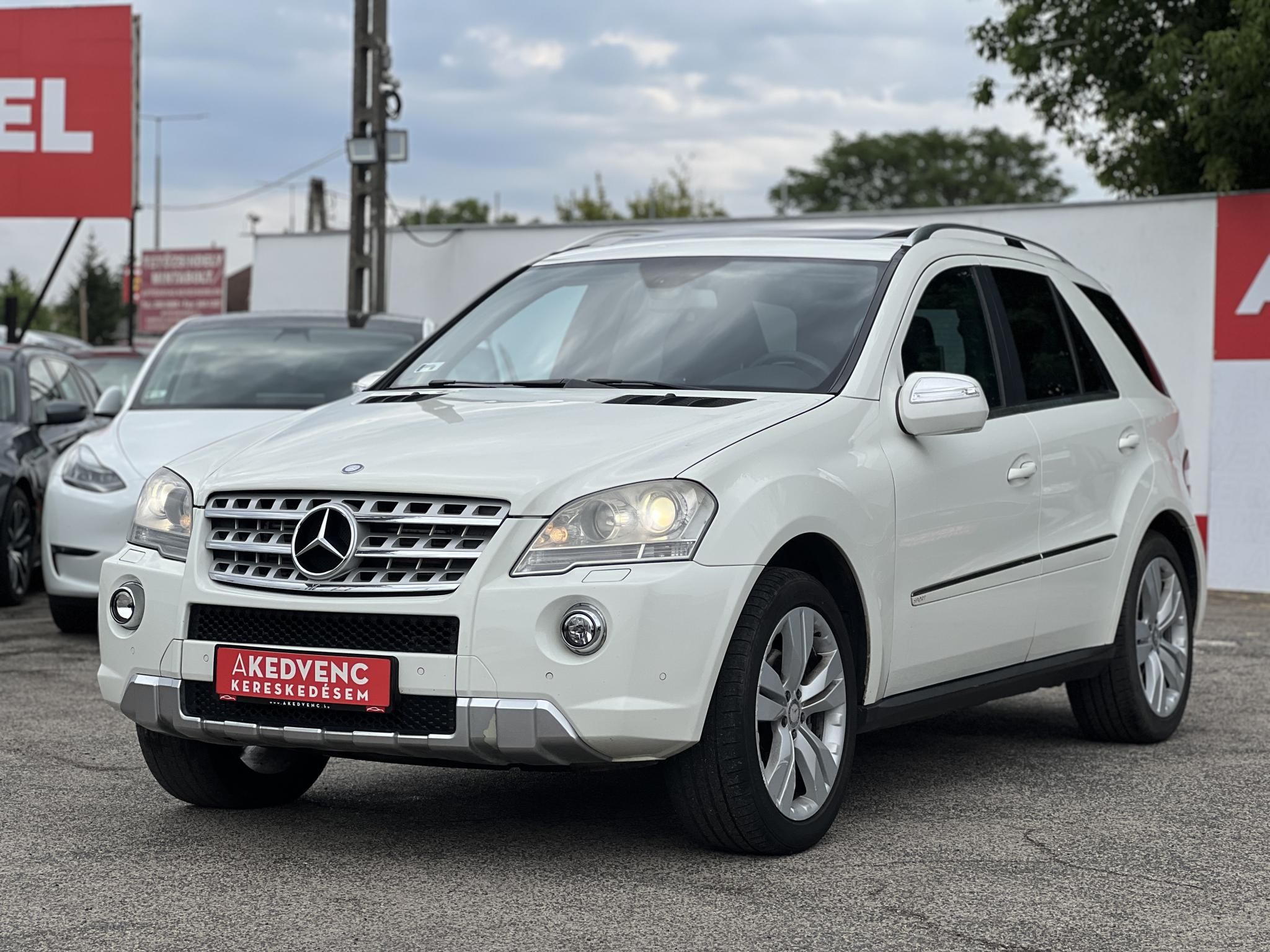 MERCEDES-BENZ ML 320 CDI (Automata) harman/kardon. légrugó. napfénytető. hátsó TV. alcantara belső!