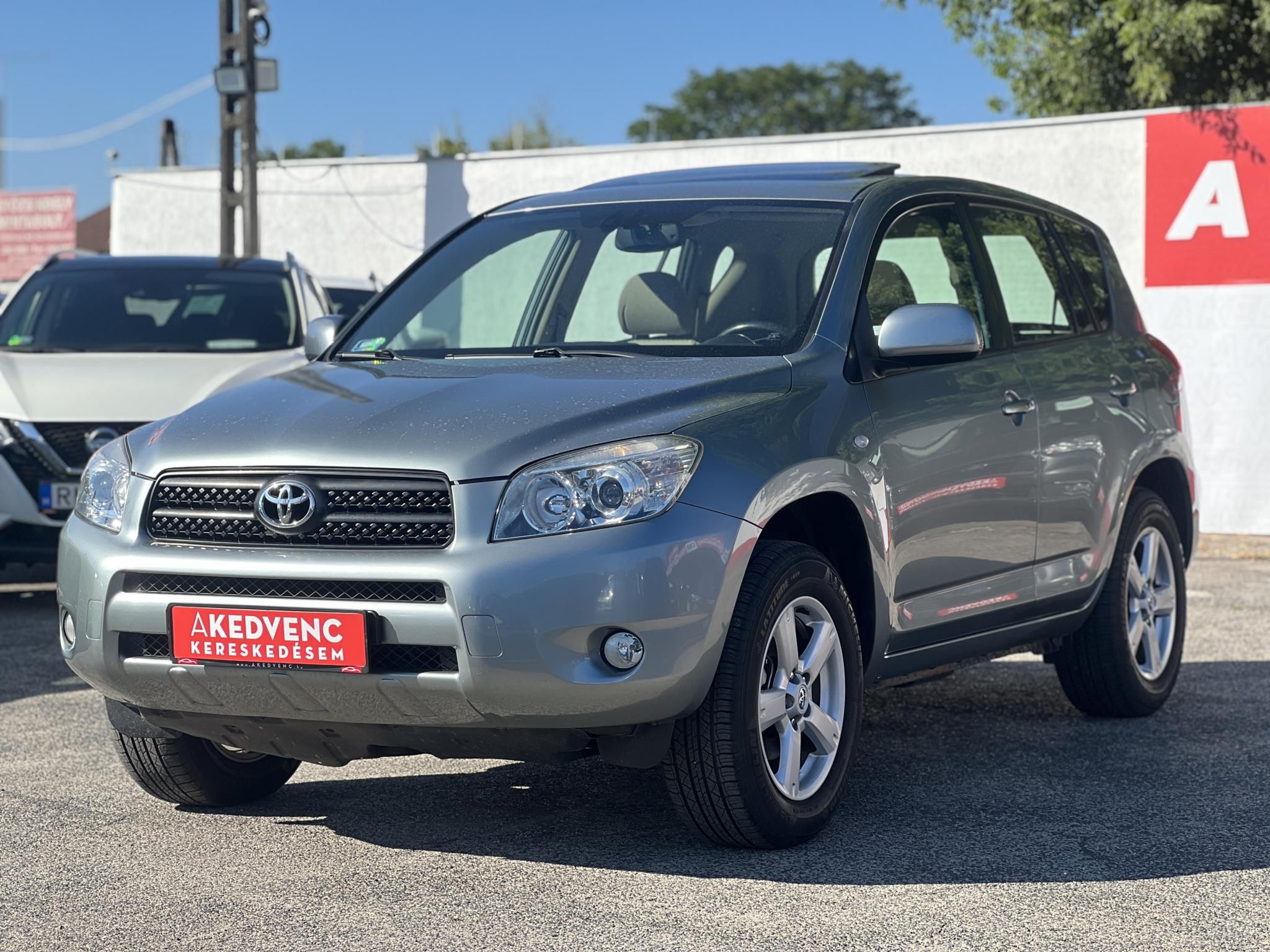 TOYOTA RAV 4 Rav4 2.0 4x4 Magyarországi. napfénytető. keyless. vonóhorog. téli-nyári kerék. 2 gyári kulcs!
