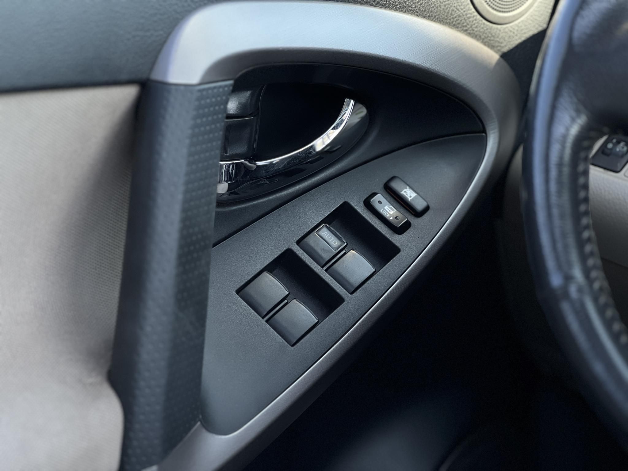 TOYOTA RAV 4 Rav4 2.0 4x4 Magyarországi. napfénytető. keyless. vonóhorog. téli-nyári kerék. 2 gyári kulcs!