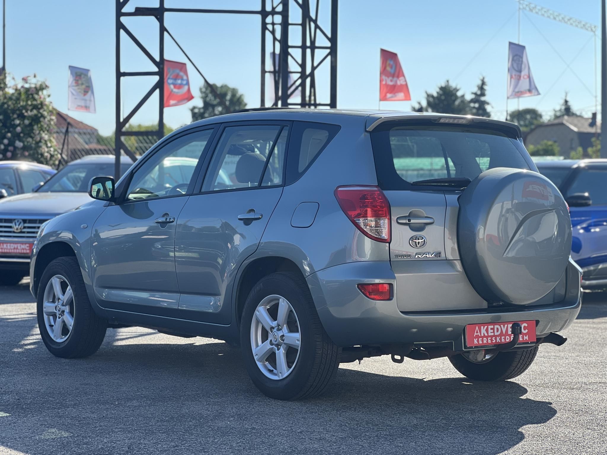 TOYOTA RAV 4 Rav4 2.0 4x4 Magyarországi. napfénytető. keyless. vonóhorog. téli-nyári kerék. 2 gyári kulcs!