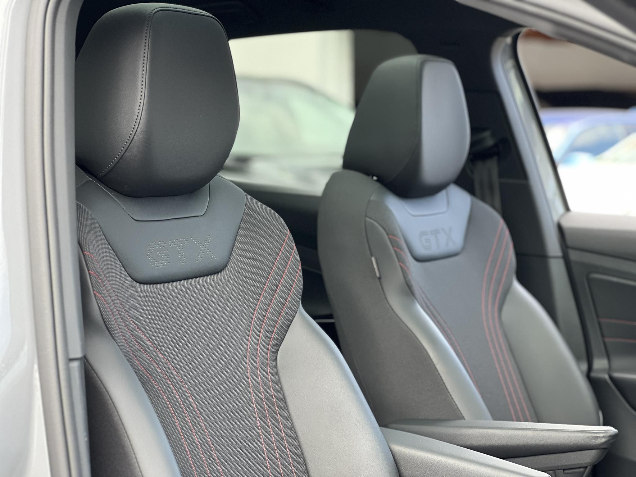 VOLKSWAGEN ID.5 77 kWh GTX 4Motion 60e km. téli-nyári kerék garnitúra. megkímélt állapot!