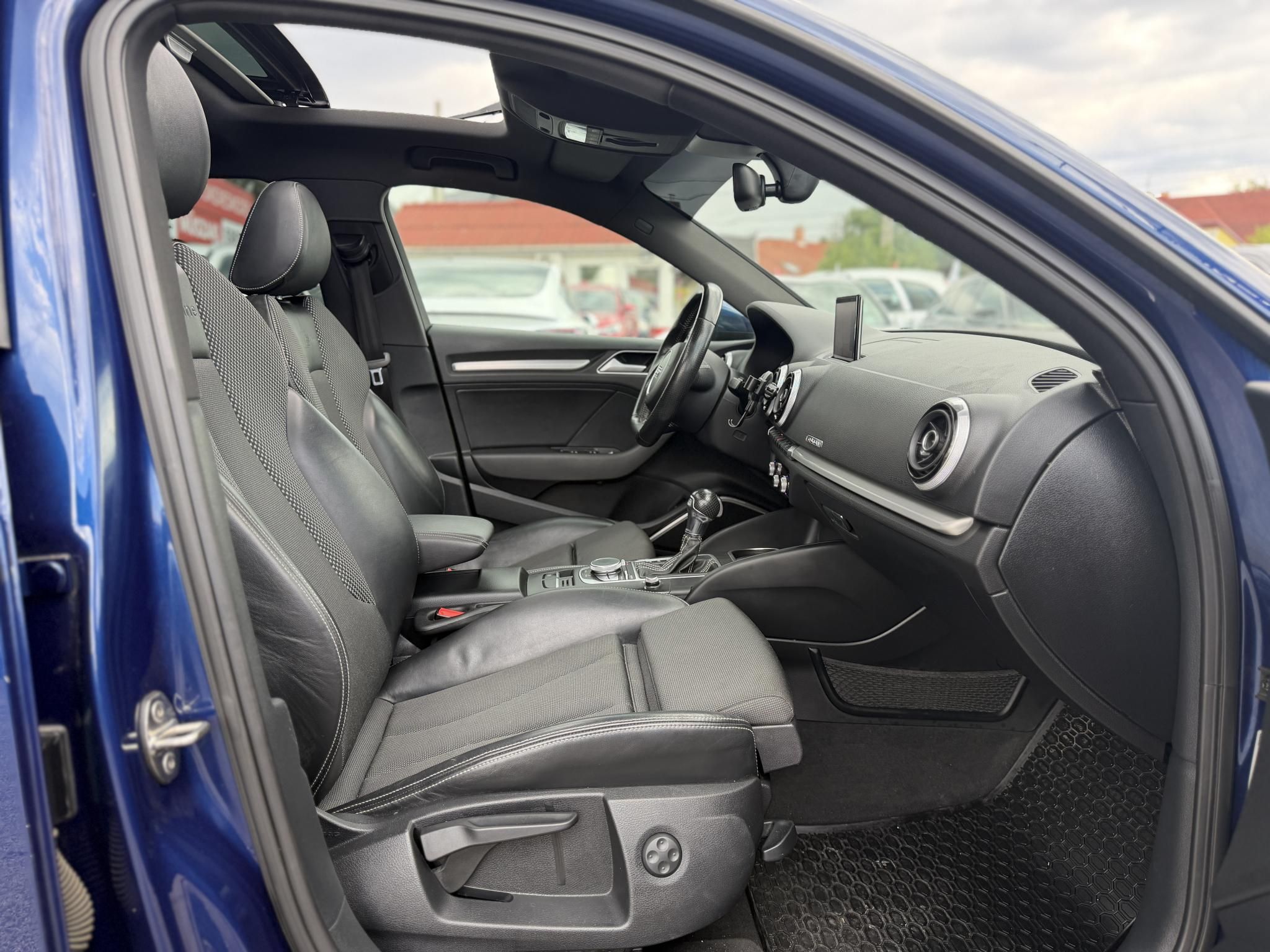 AUDI A3 Sportback 1.4 TFSI Ambiente S-tronic e-tron Bang and Olufsen. panoráma tető. 40km elektromos hatótáv. vezérlés cserélve!