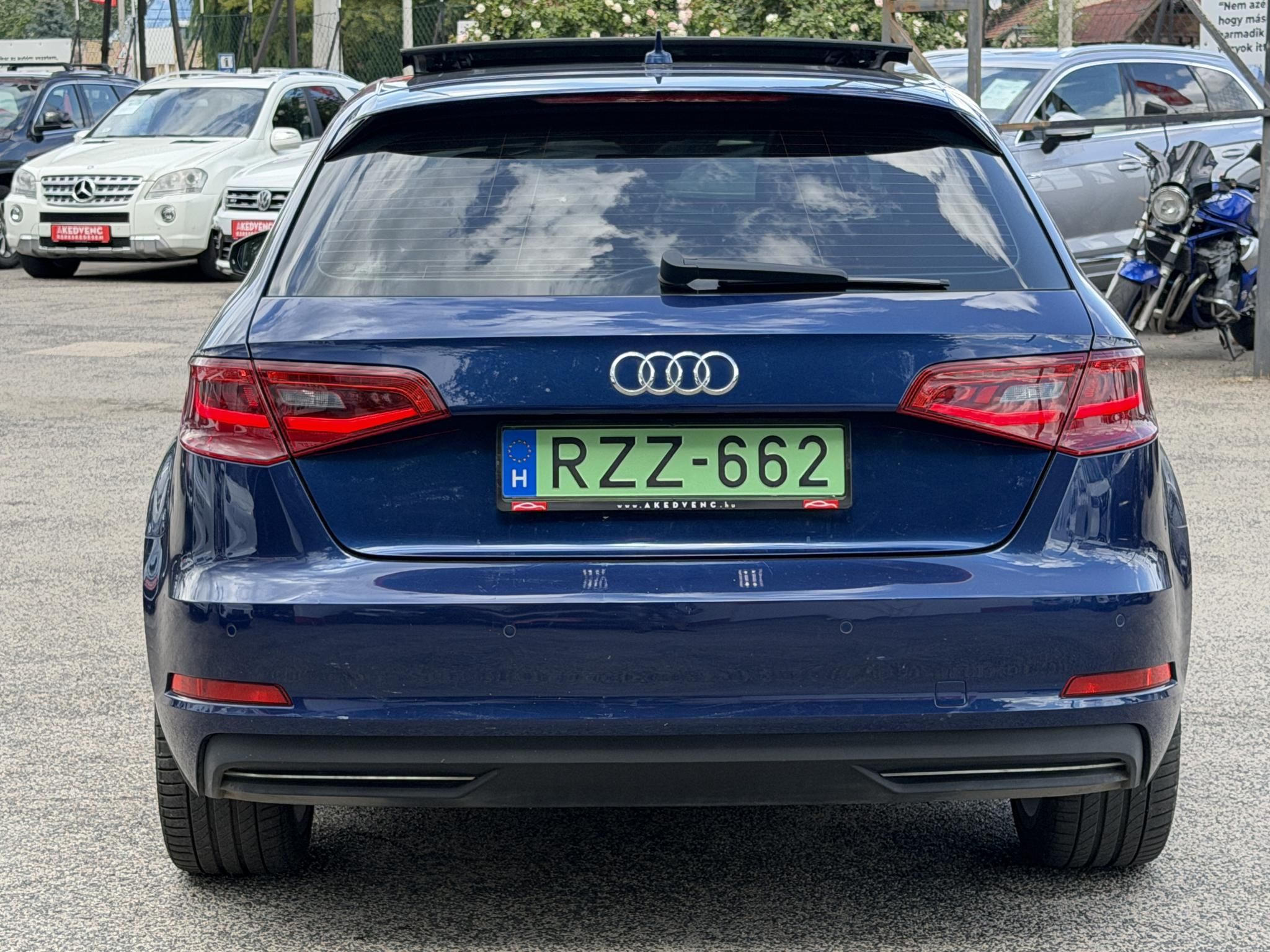 AUDI A3 Sportback 1.4 TFSI Ambiente S-tronic e-tron Bang and Olufsen. panoráma tető. 40km elektromos hatótáv. vezérlés cserélve!
