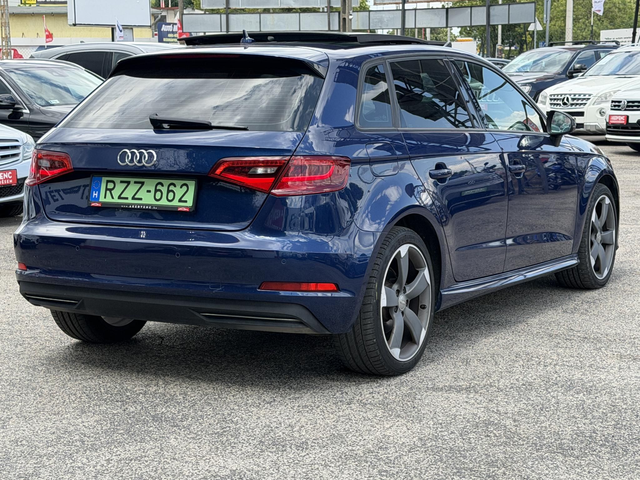 AUDI A3 Sportback 1.4 TFSI Ambiente S-tronic e-tron Bang and Olufsen. panoráma tető. 40km elektromos hatótáv. vezérlés cserélve!