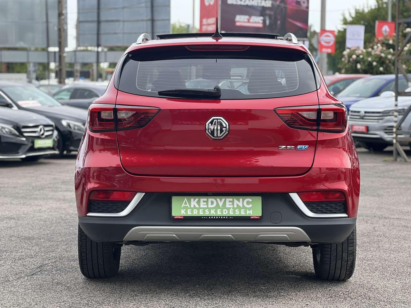 MG ZS EV Luxury. 68e km. végig vezetett márkaszerviz. Carplay. panorámatető