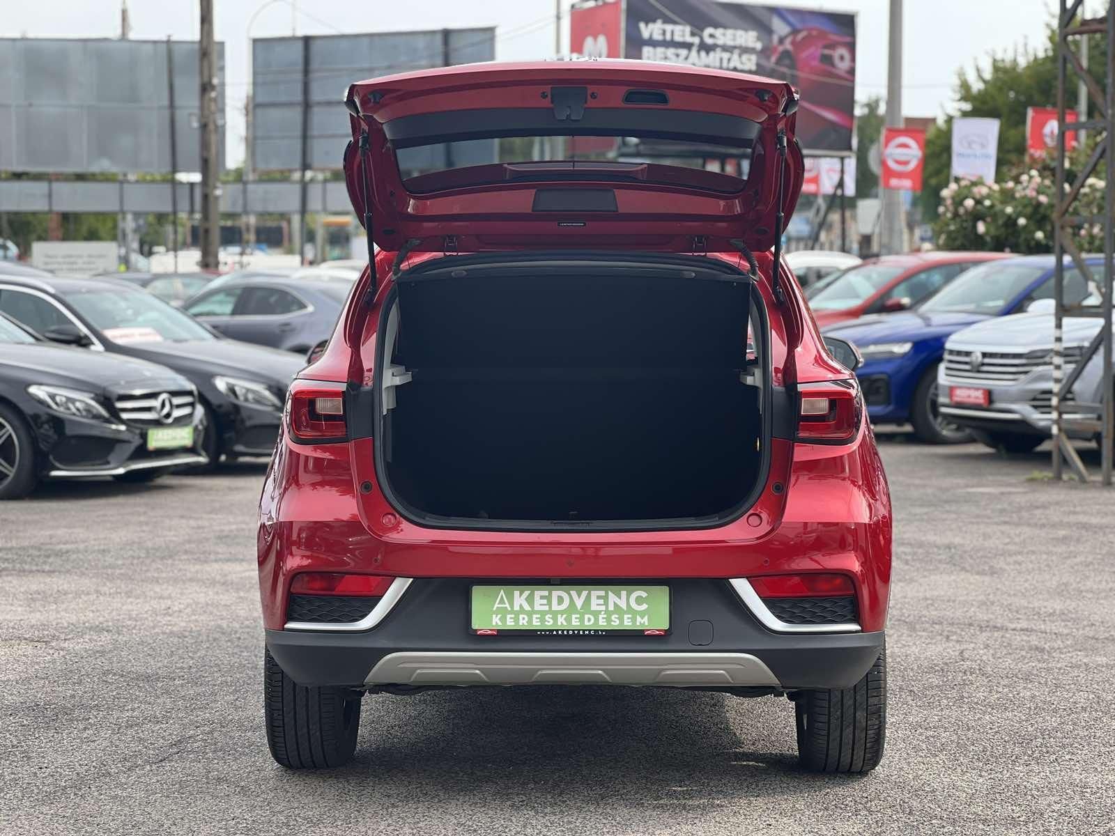 MG ZS EV Luxury. 68e km. végig vezetett márkaszerviz. Carplay. panorámatető