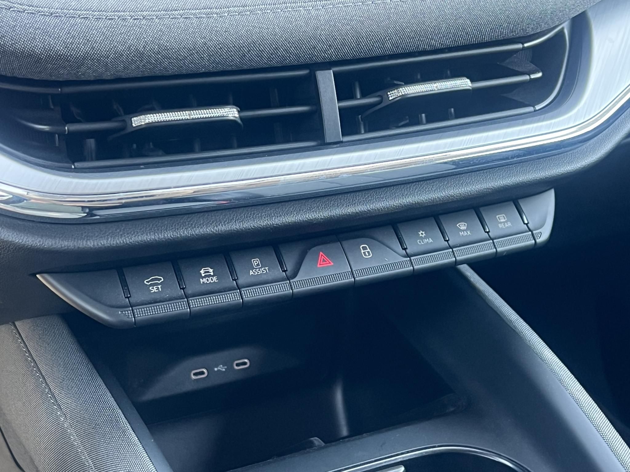 SKODA ENYAQ iV 60 Sportline Led fényszoró Navigáció Carplay Keyless Tolatókamera!