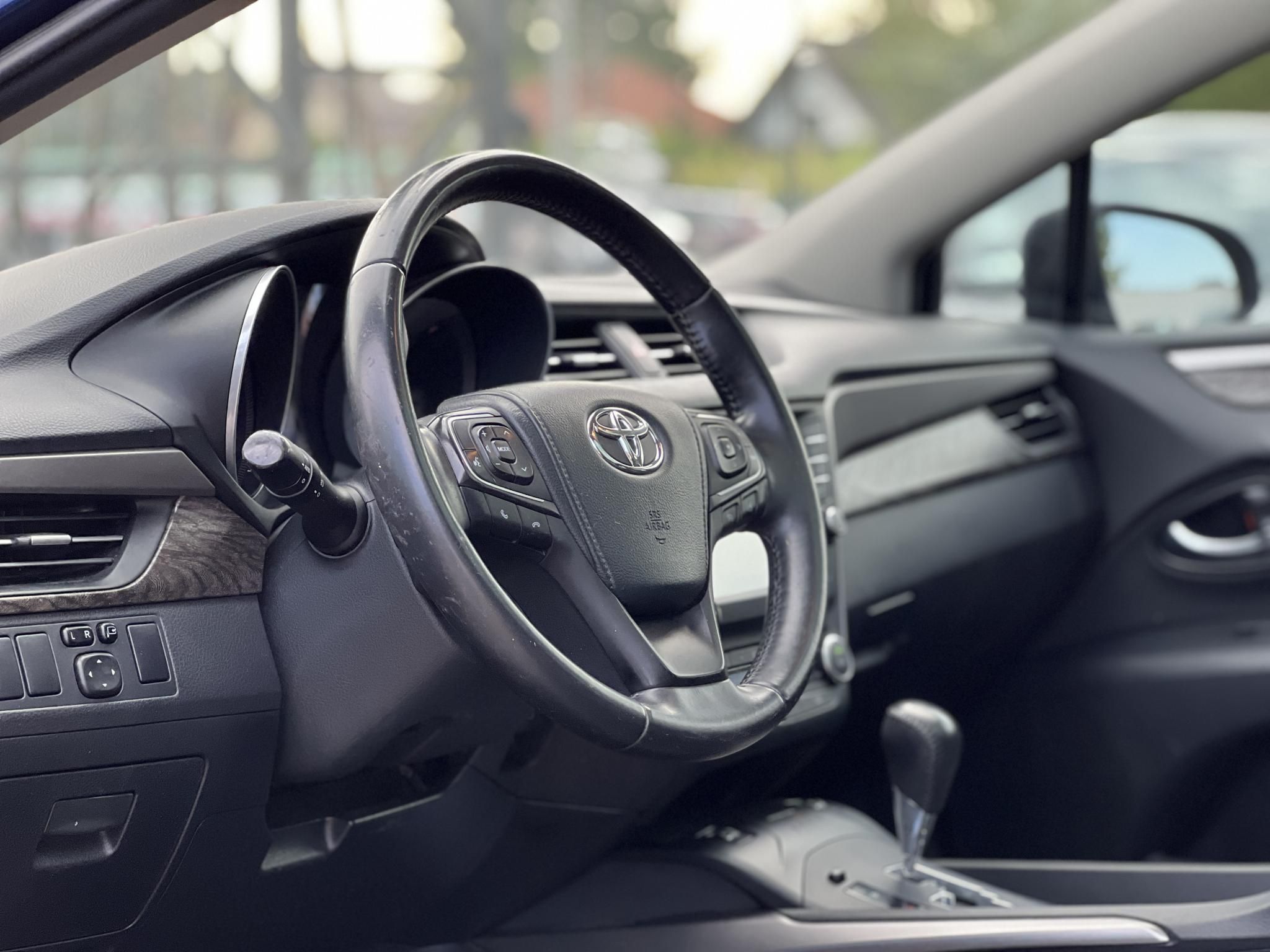 TOYOTA AVENSIS Touring Sports 2.0 D-4D Executive Magyarországi. Gyári fényezés. Végig vezetett szervizkönyv!