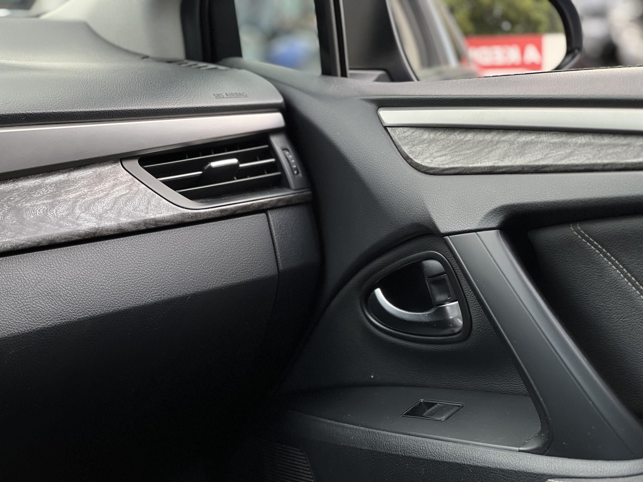 TOYOTA AVENSIS Touring Sports 2.0 D-4D Executive Magyarországi. Gyári fényezés. Végig vezetett szervizkönyv!